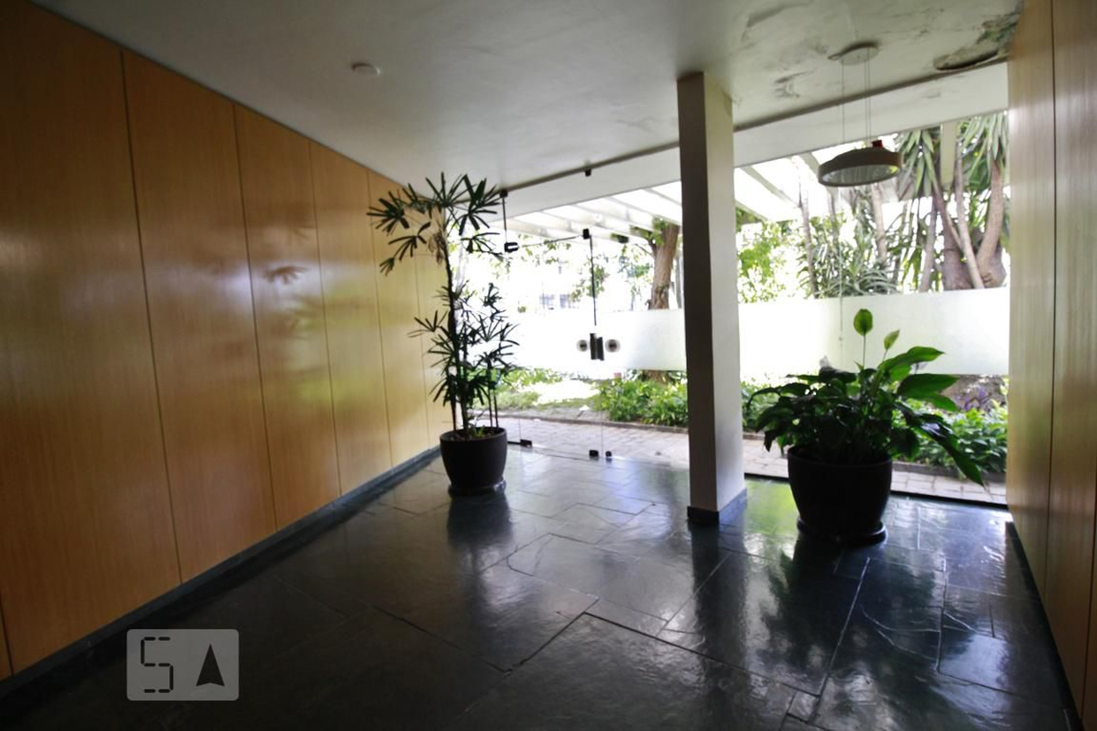 Hall de entrada - Edifício Casa de Pedra