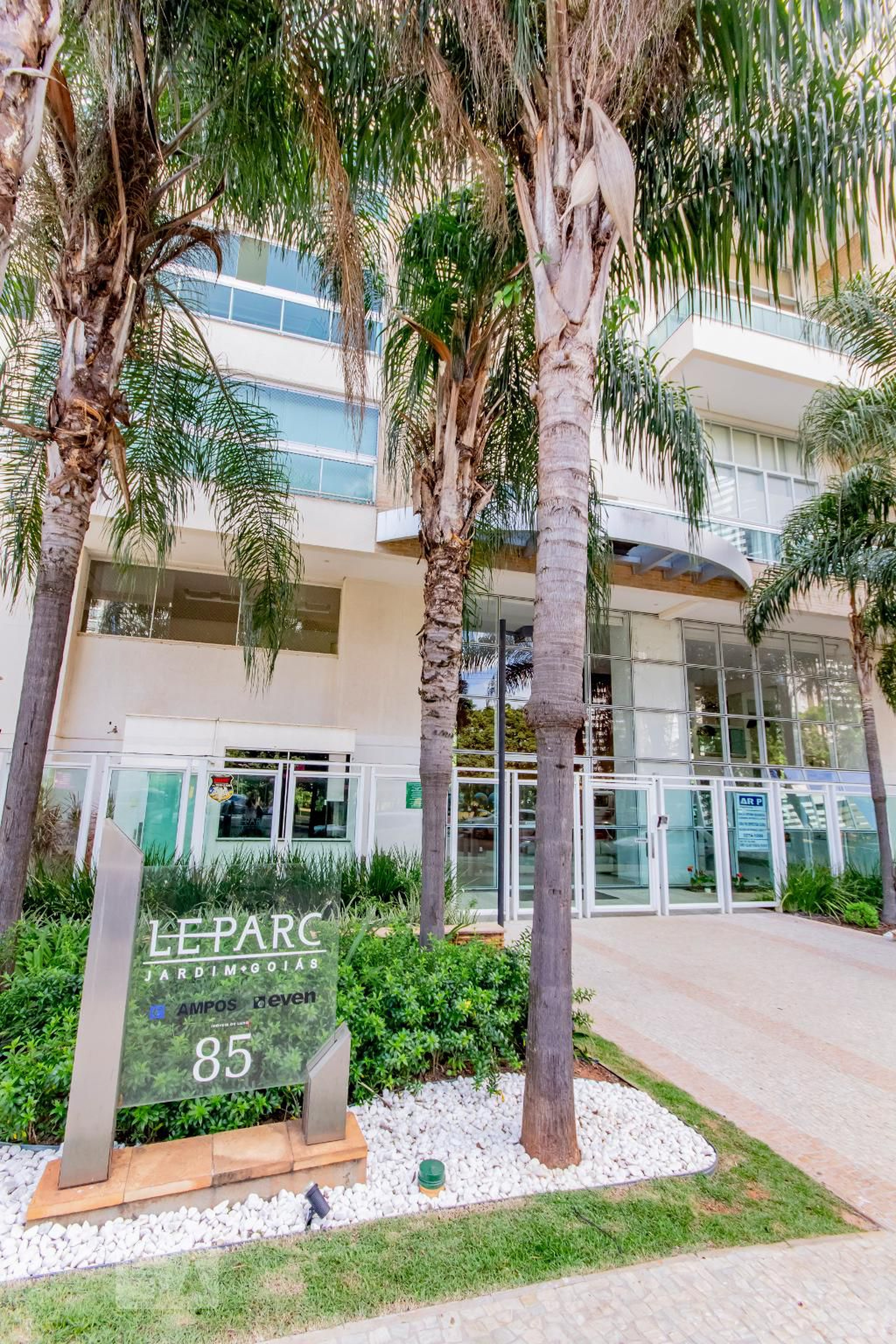 Fachada Condomínio em Rua 66, 85