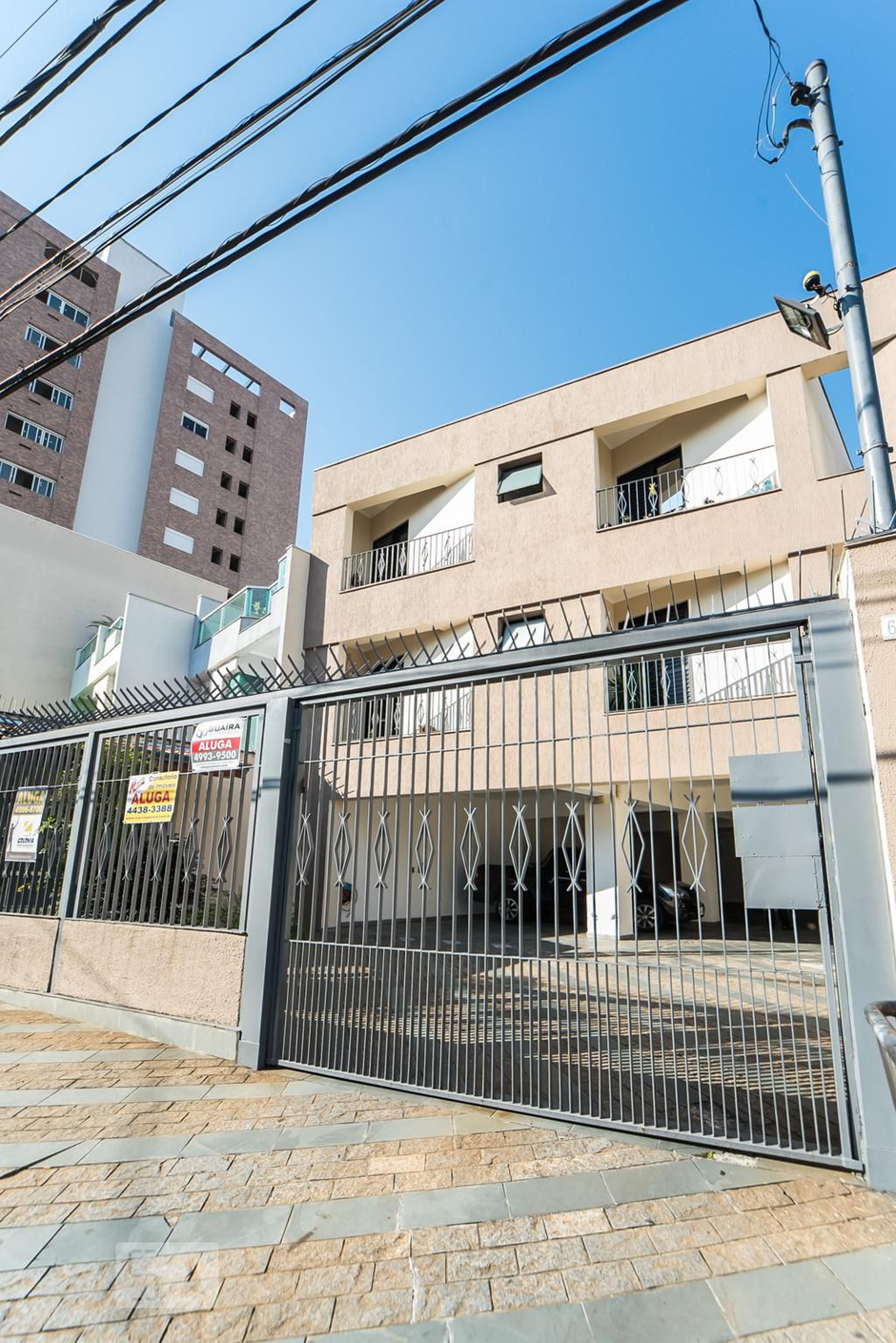 Fachada Condomínio Rua Adolfo Laves, 385