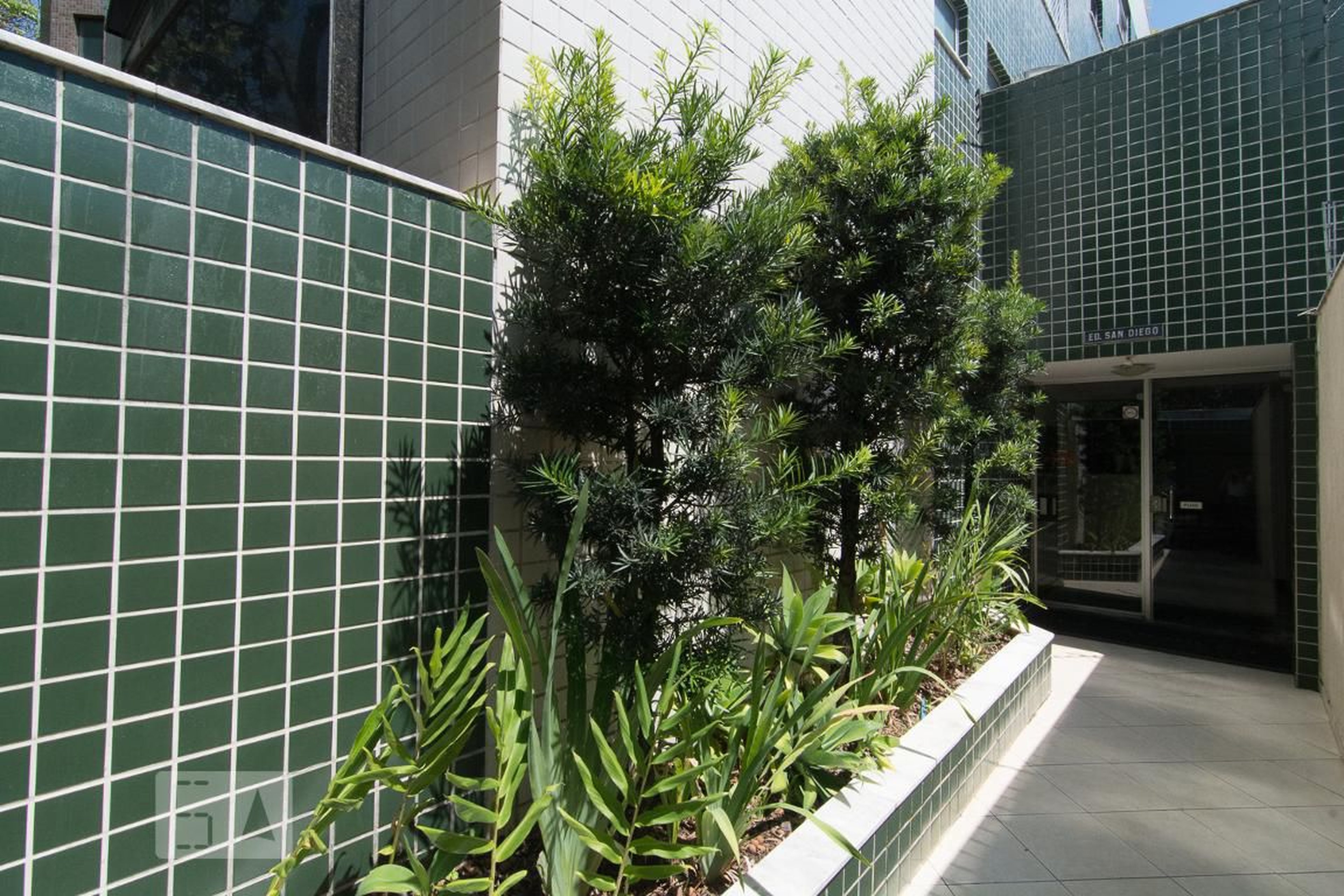 Entrada - Rua São Romão, 336