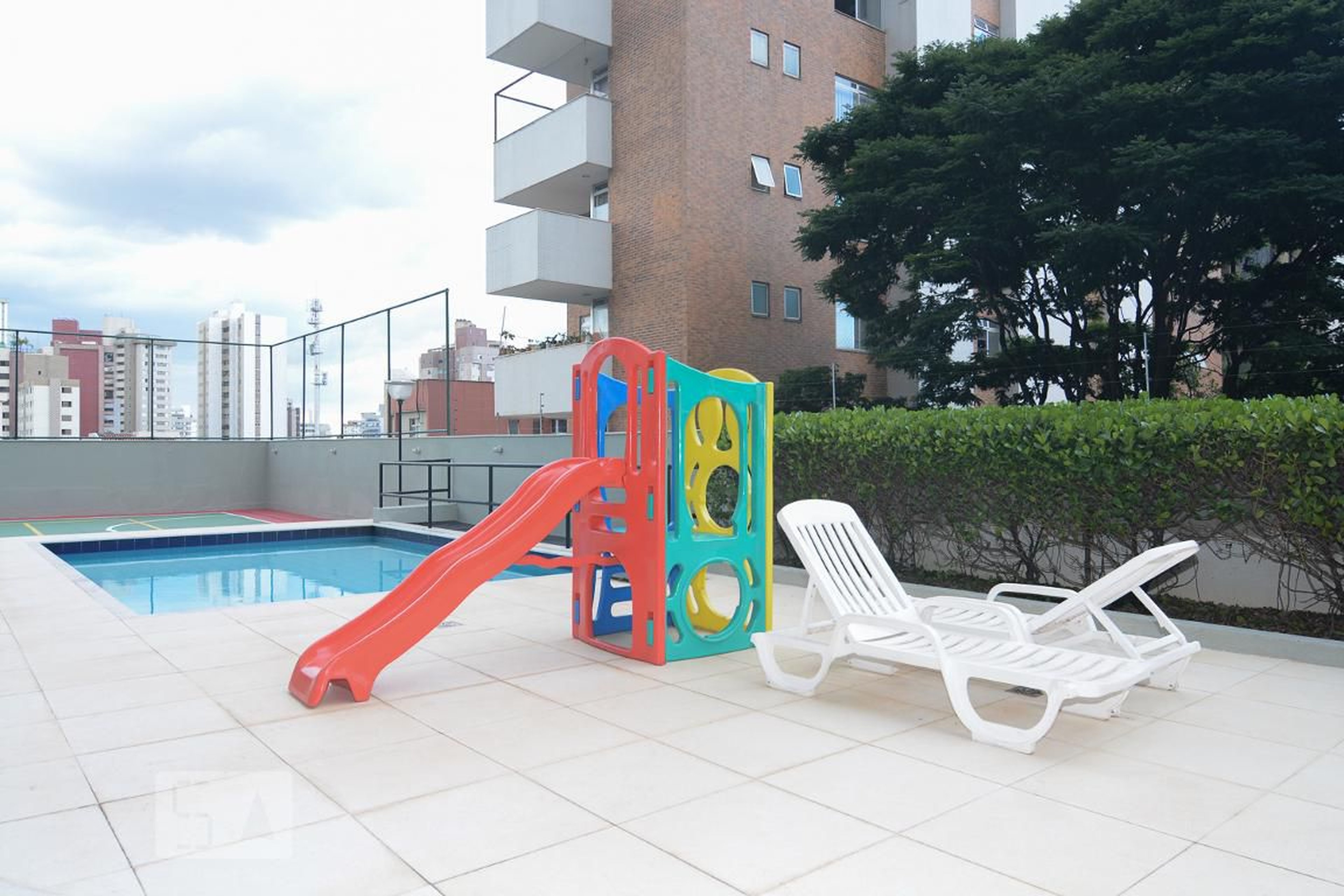 Piscina - Edifício Serra do Curral