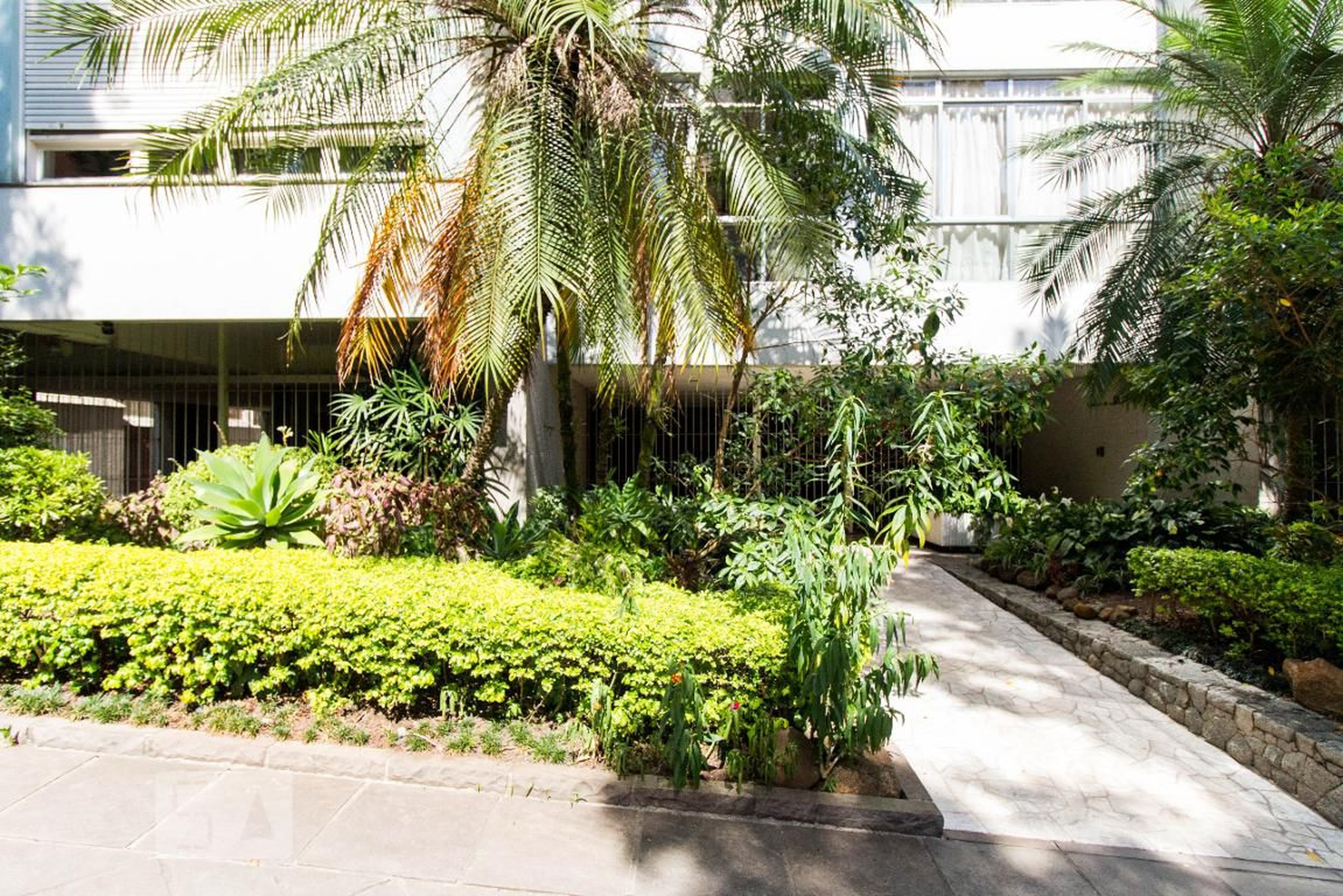 Fachada Condomínio em Rua Fernandes Vieira, 204