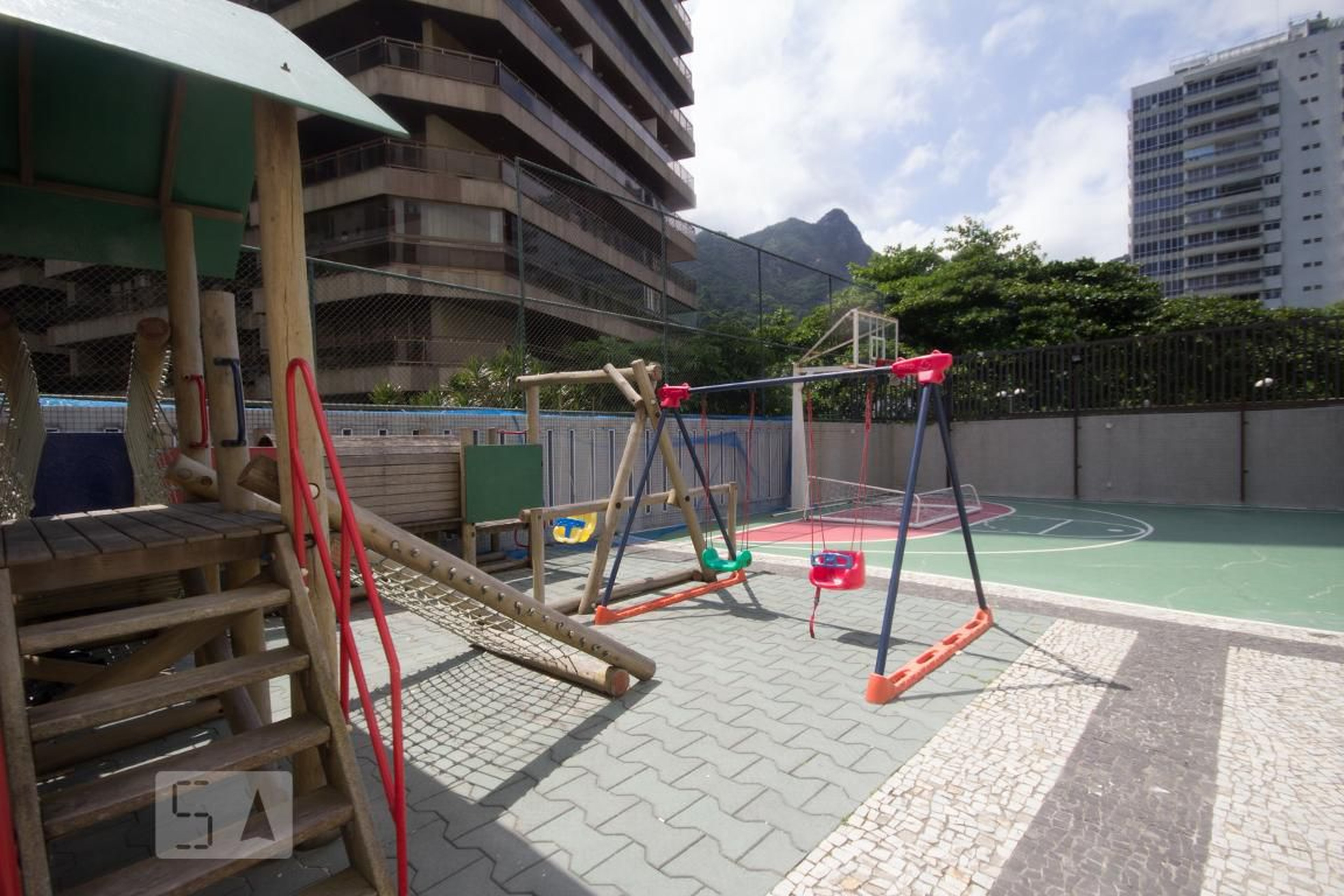 Playground - Edifício Litoranea