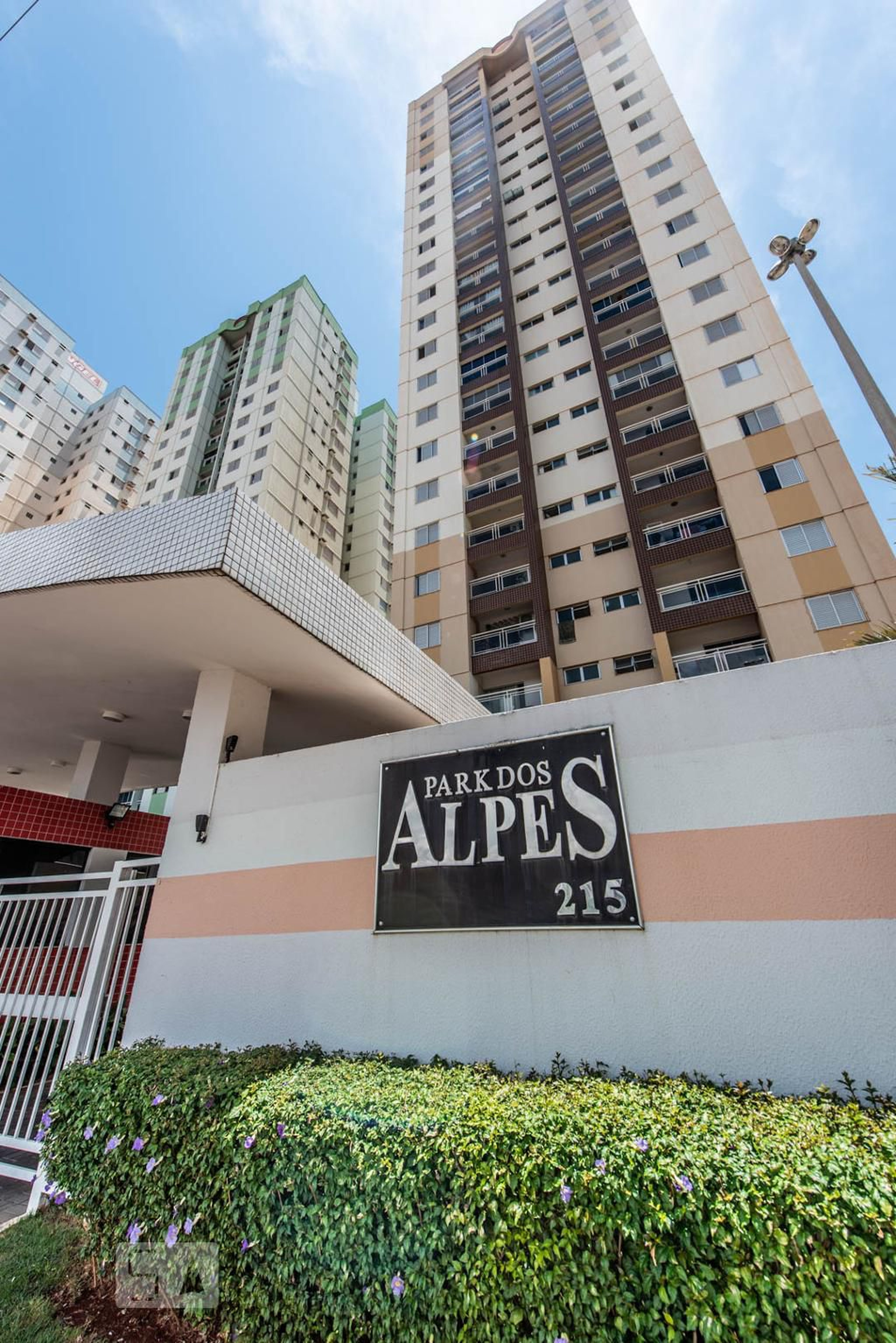 Fachada Condomínio Park dos Alpes