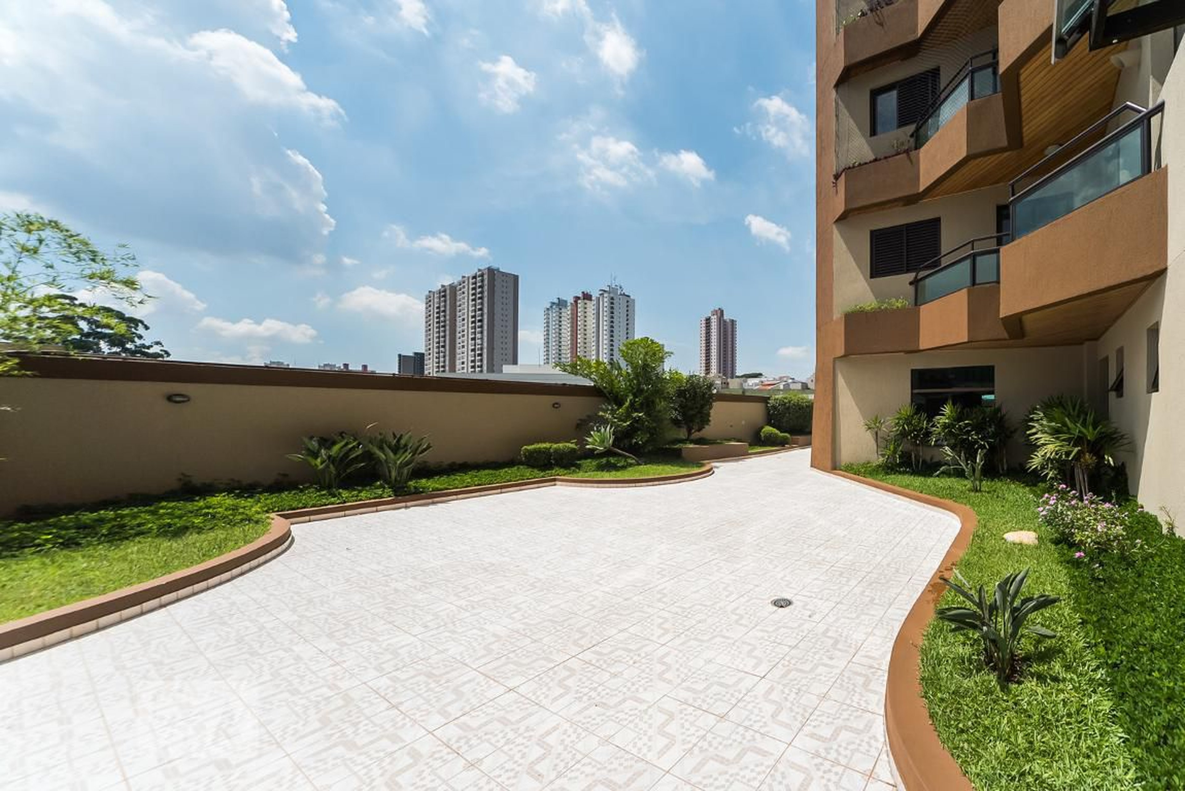 Área Externa - Mansão dos Nobres