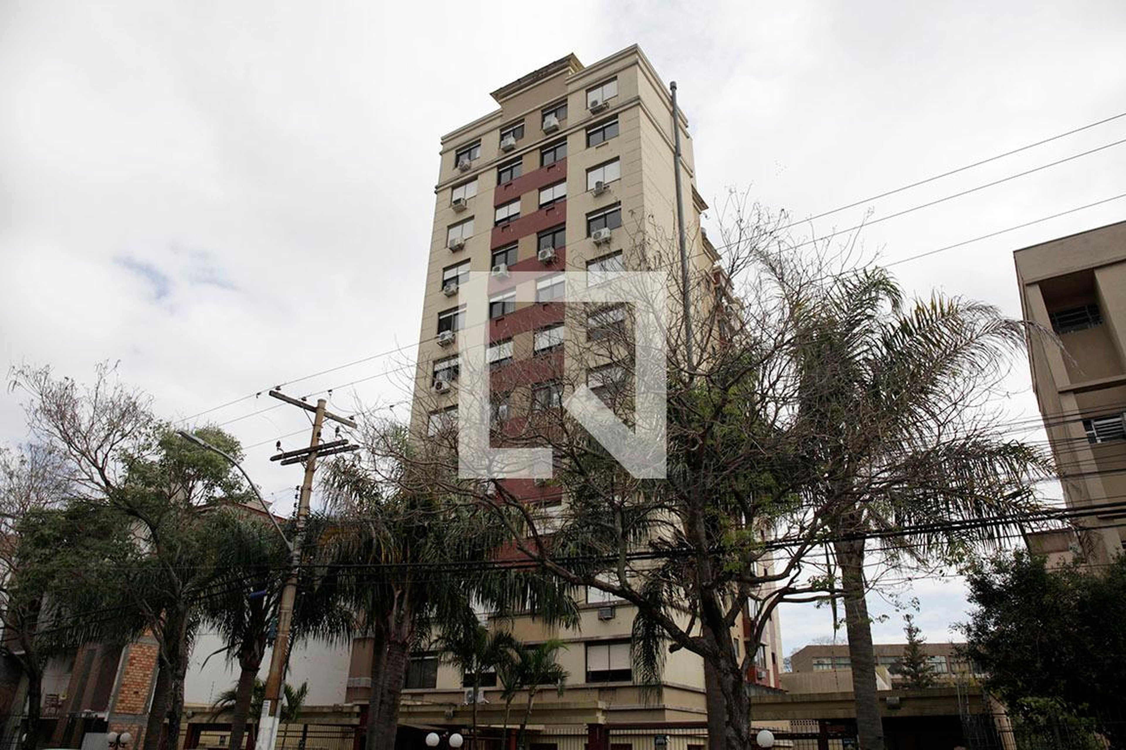 Fachada Condomínio em Rua Santana, 549