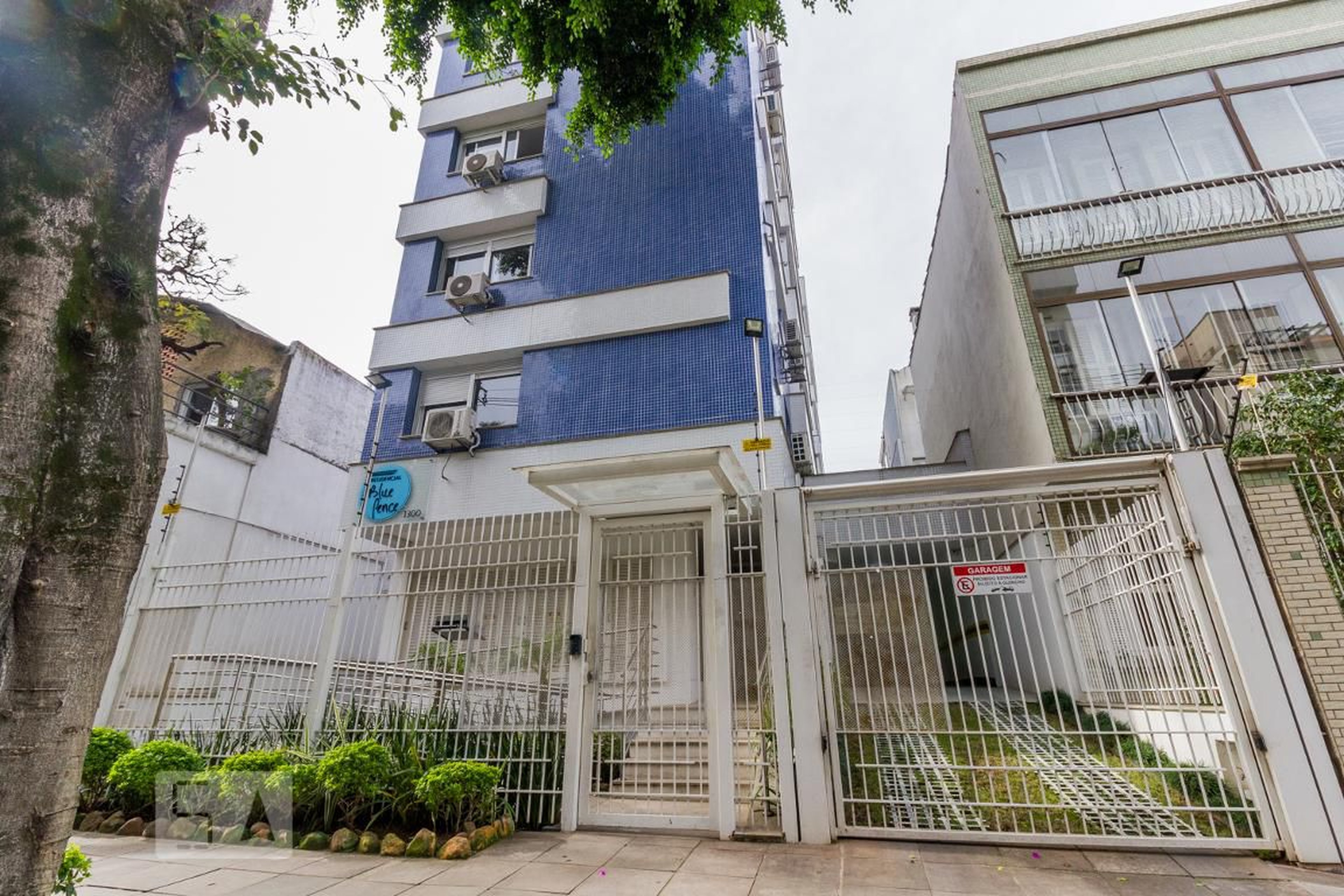 Fachada Condomínio em Rua Garibaldi, 1300