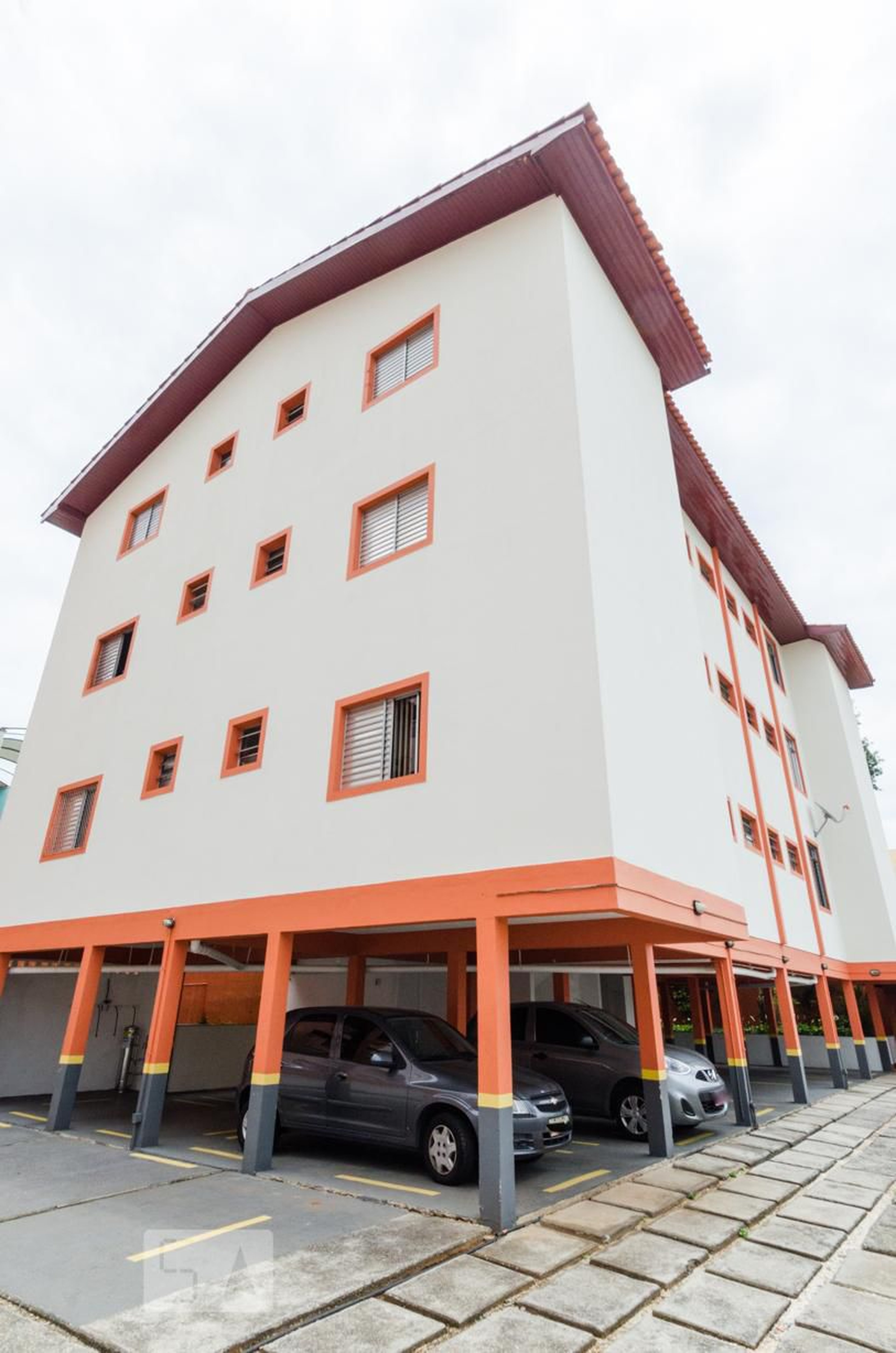 Prédio Condomínio em Rua Catanduva, 205