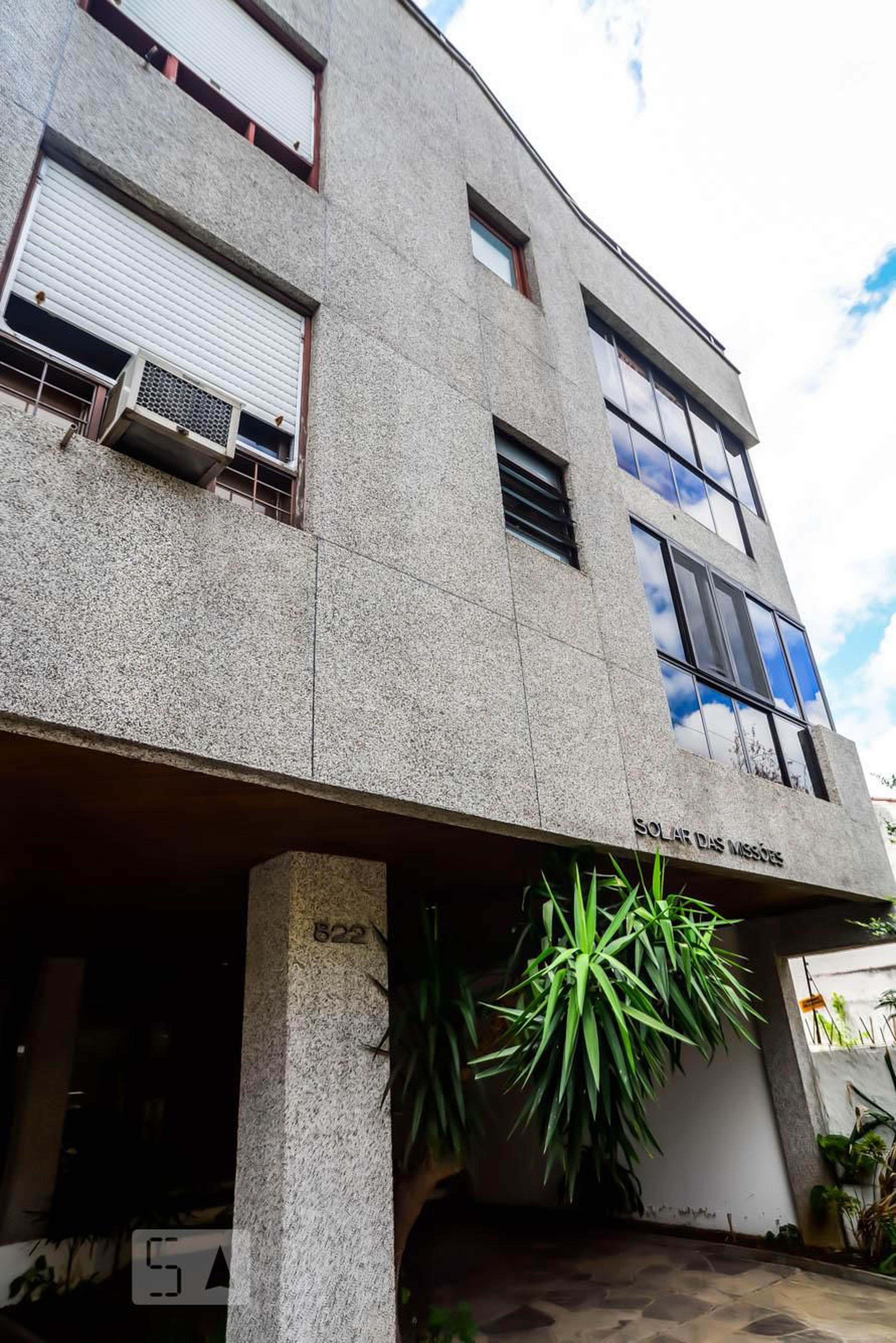 Fachada Condomínio em Rua Domingos Crescêncio, 822