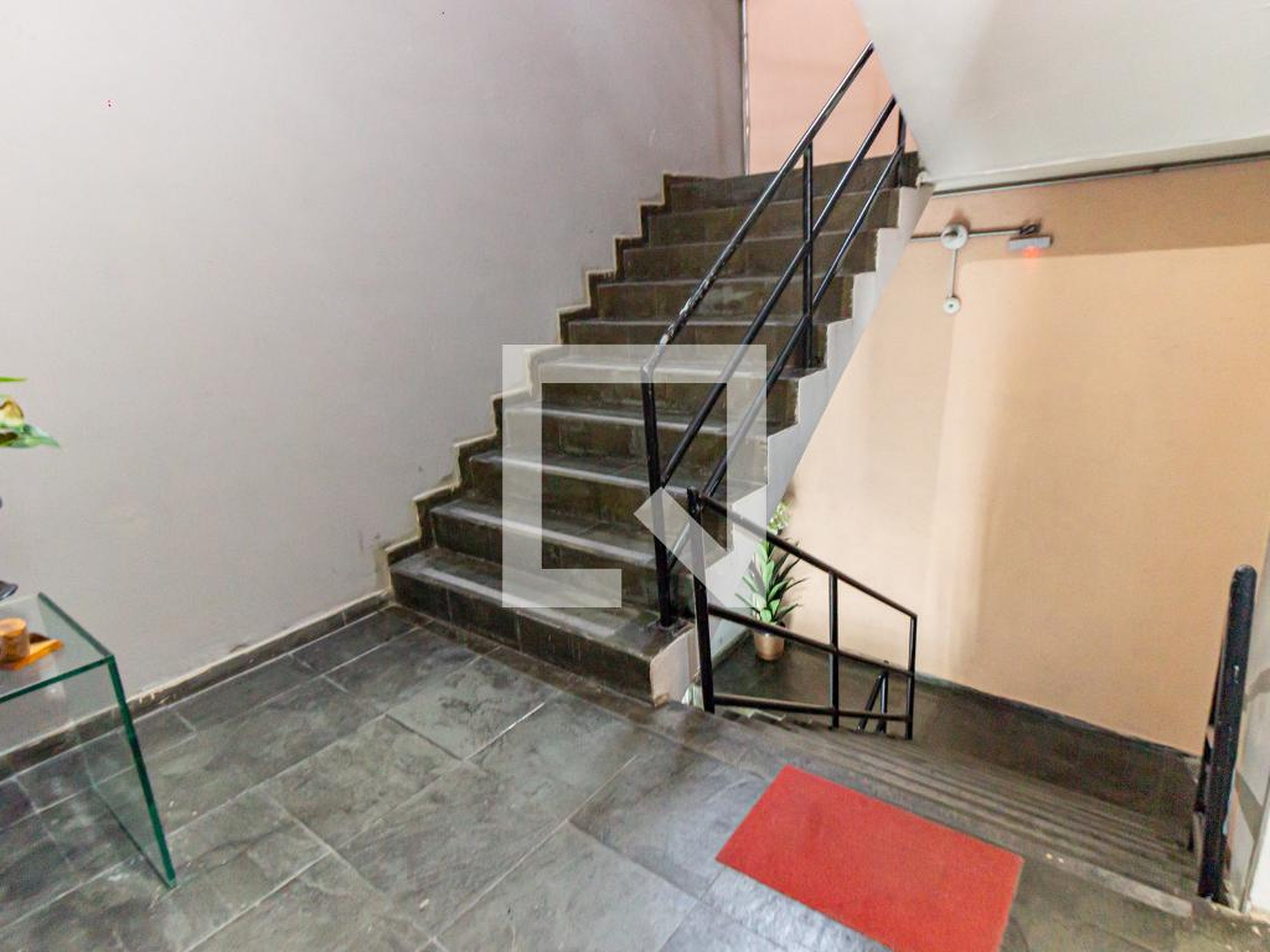 Área comum - Nada Consta