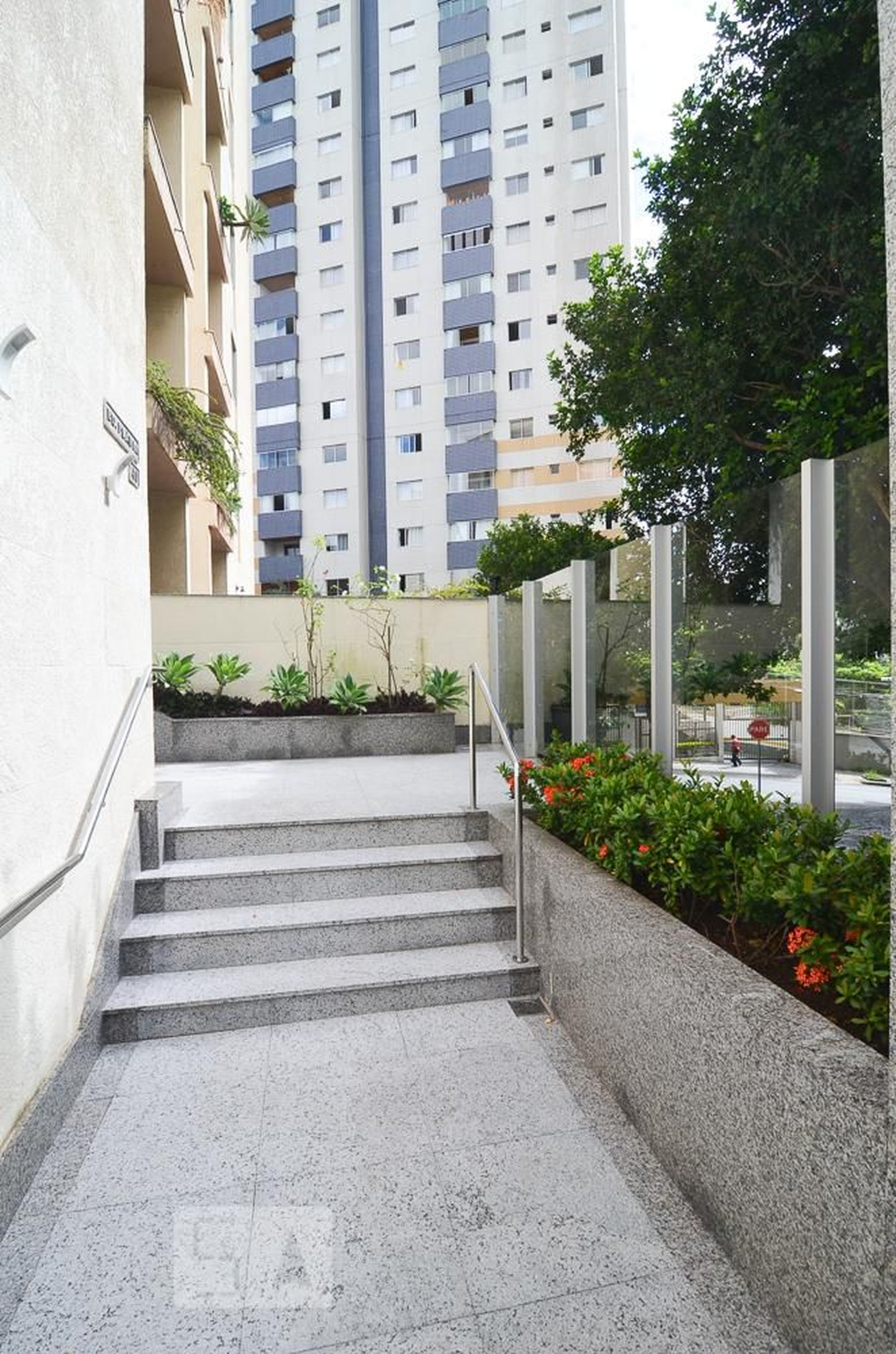 Entrada - Edifício Flávia