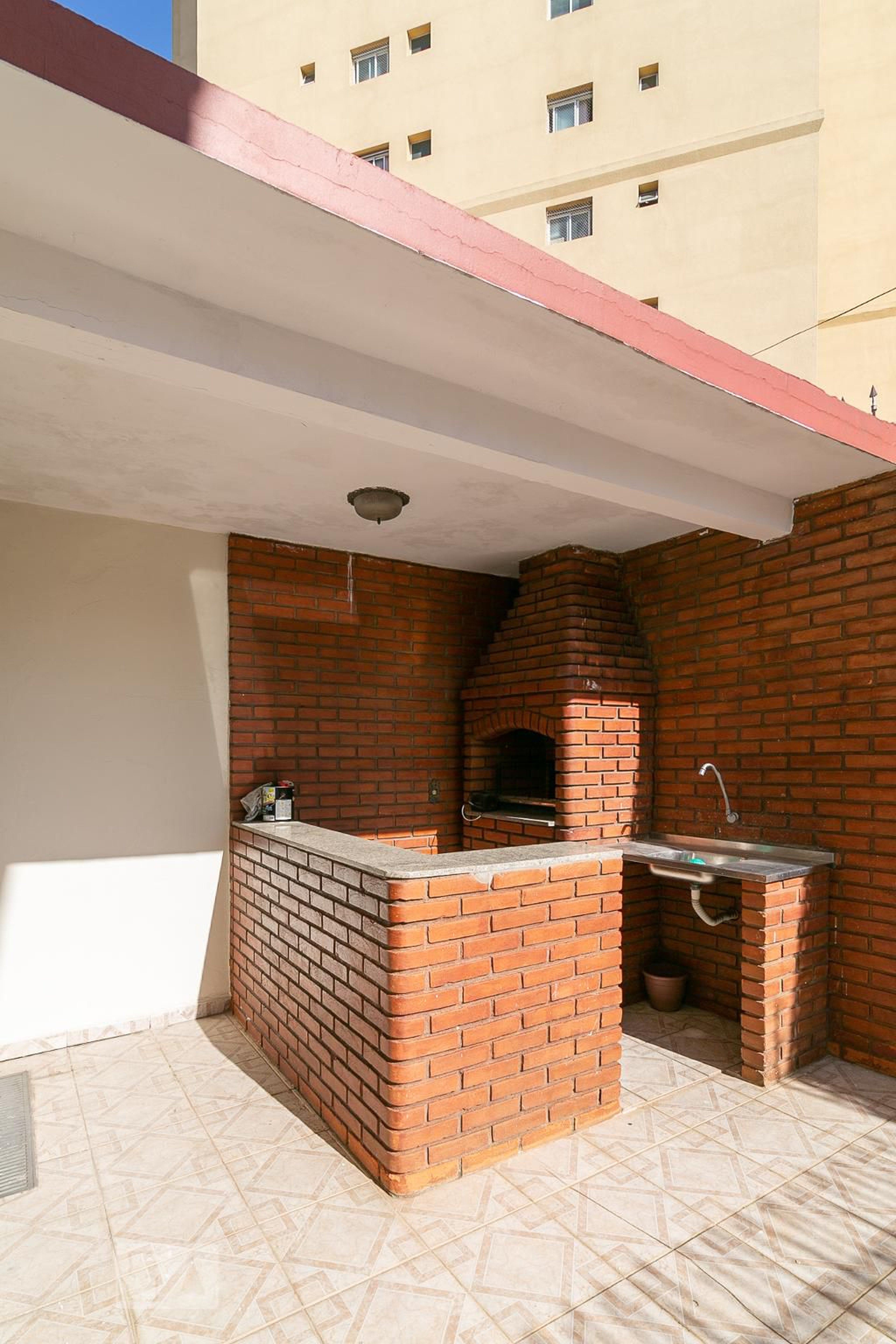 Churrasqueira Condomínio Arabela da Rocha Reis