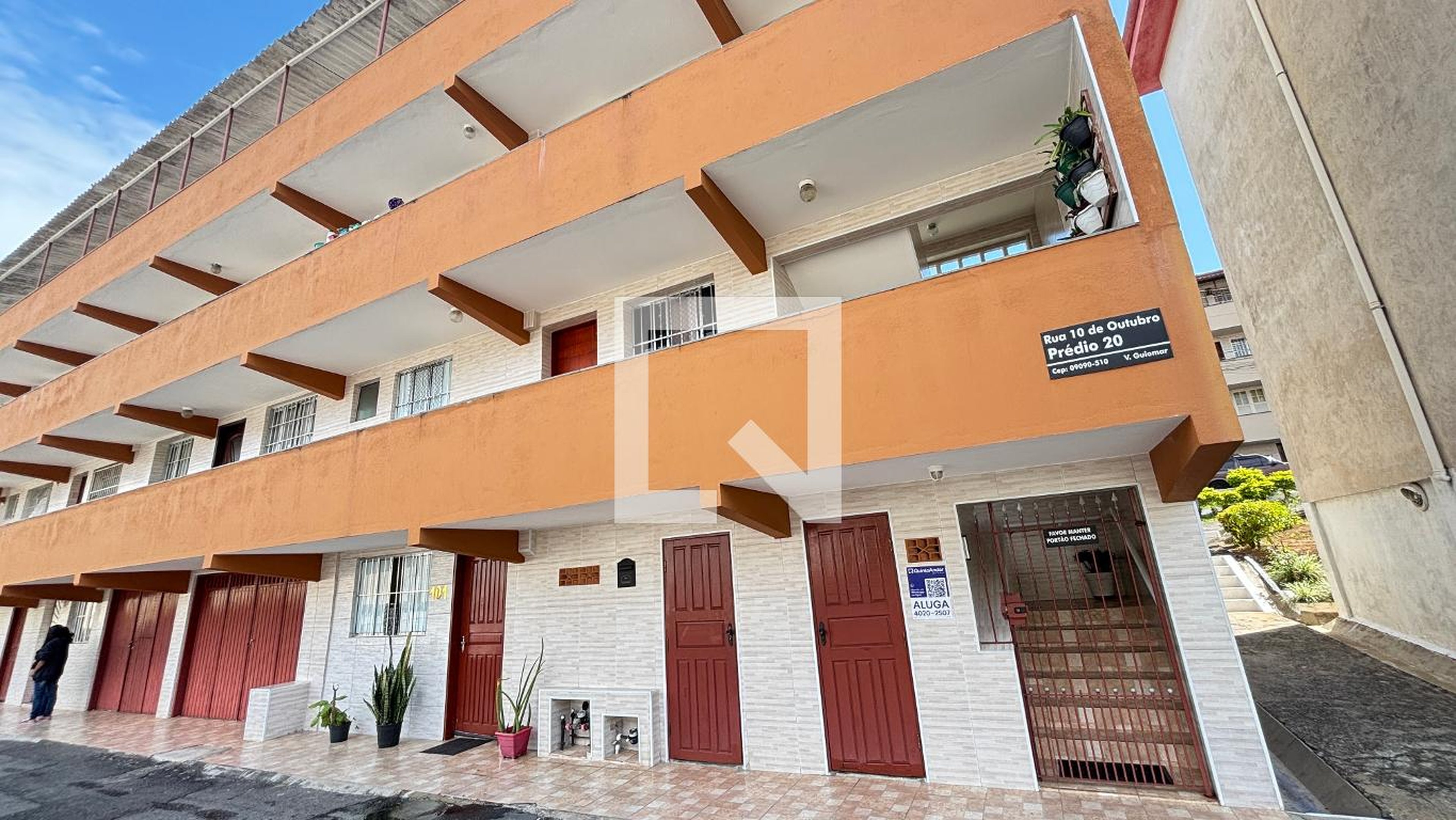 Fachada Condomínio 10 de Outubro - 20