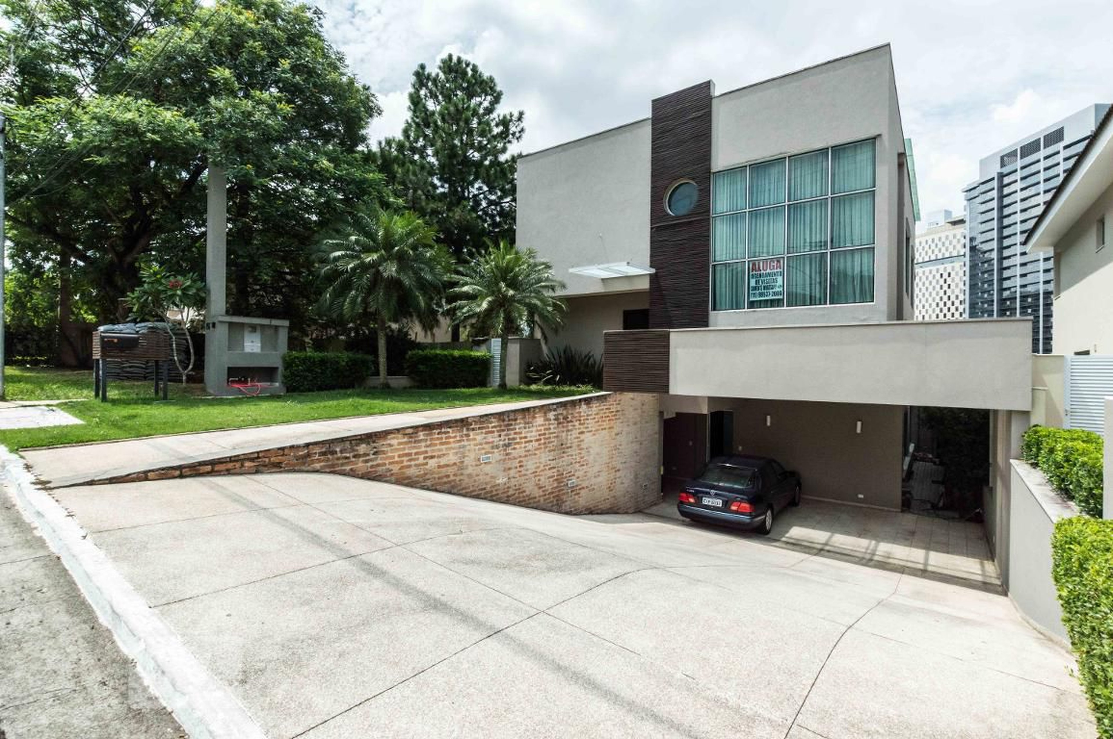 Fachada Condomínio em Rua Anita Garibaldi, 86