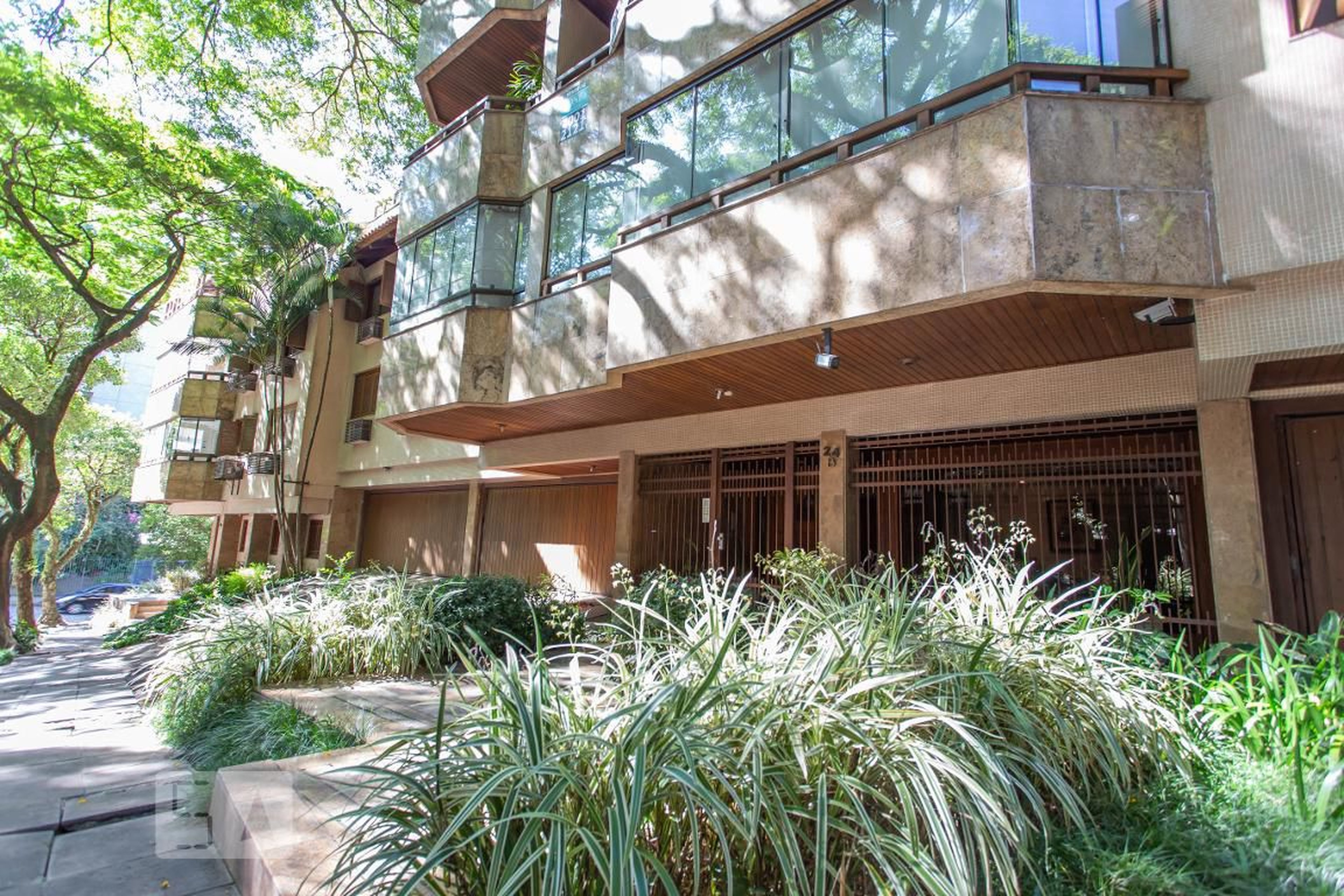 Fachada Condomínio em Rua Oscár Daudt Filho, 24