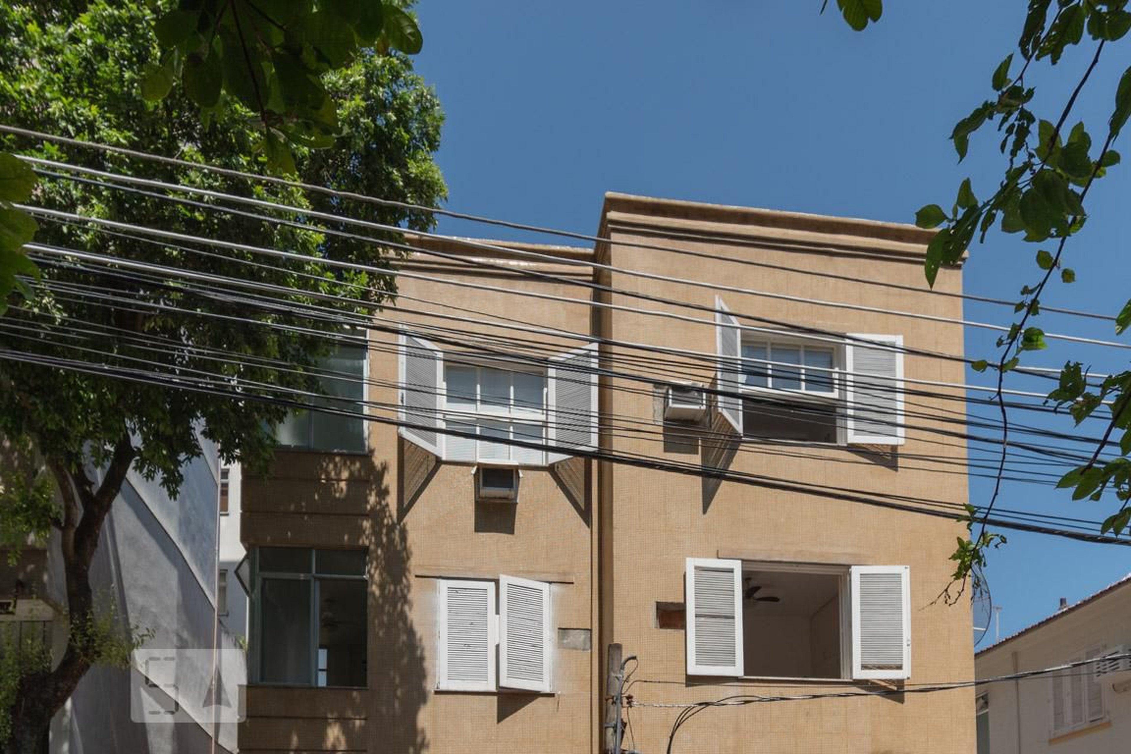 Fachada Condomínio em Rua Professor Luiz Cantanhede, 232