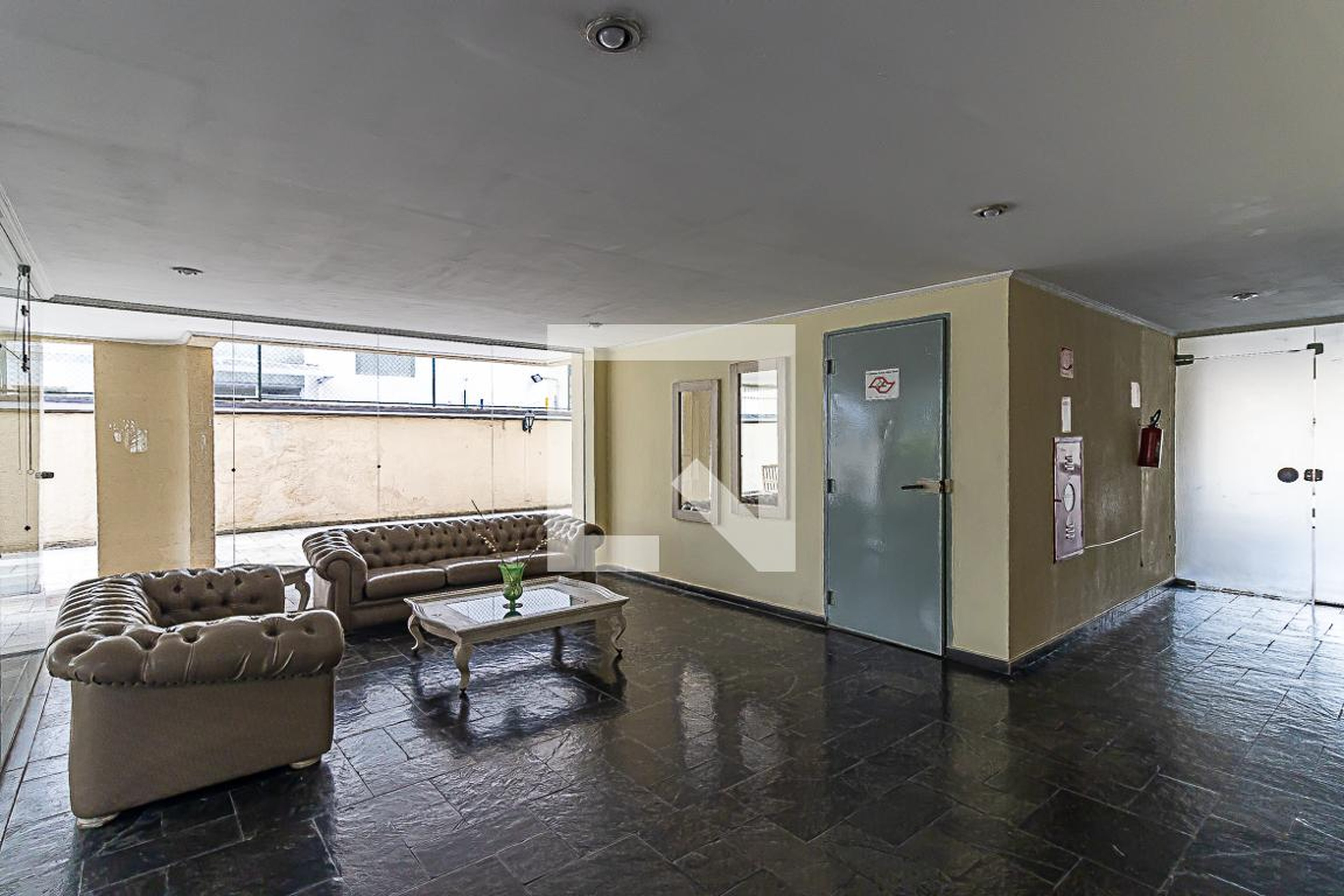 Hall de entrada - Ed. Garcia DAvila 942