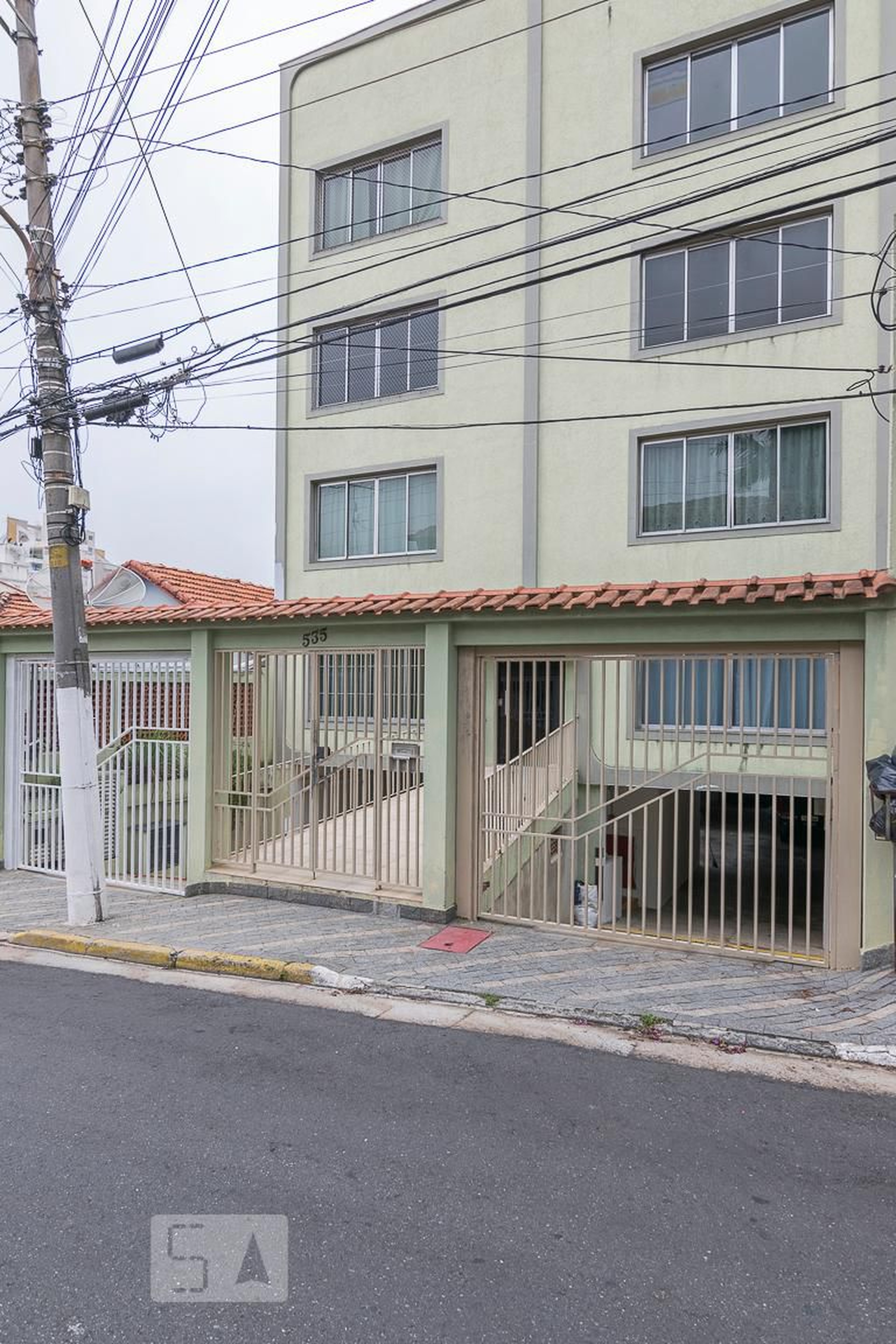 Fachada Condomínio em Rua Olegário Herculano, 535