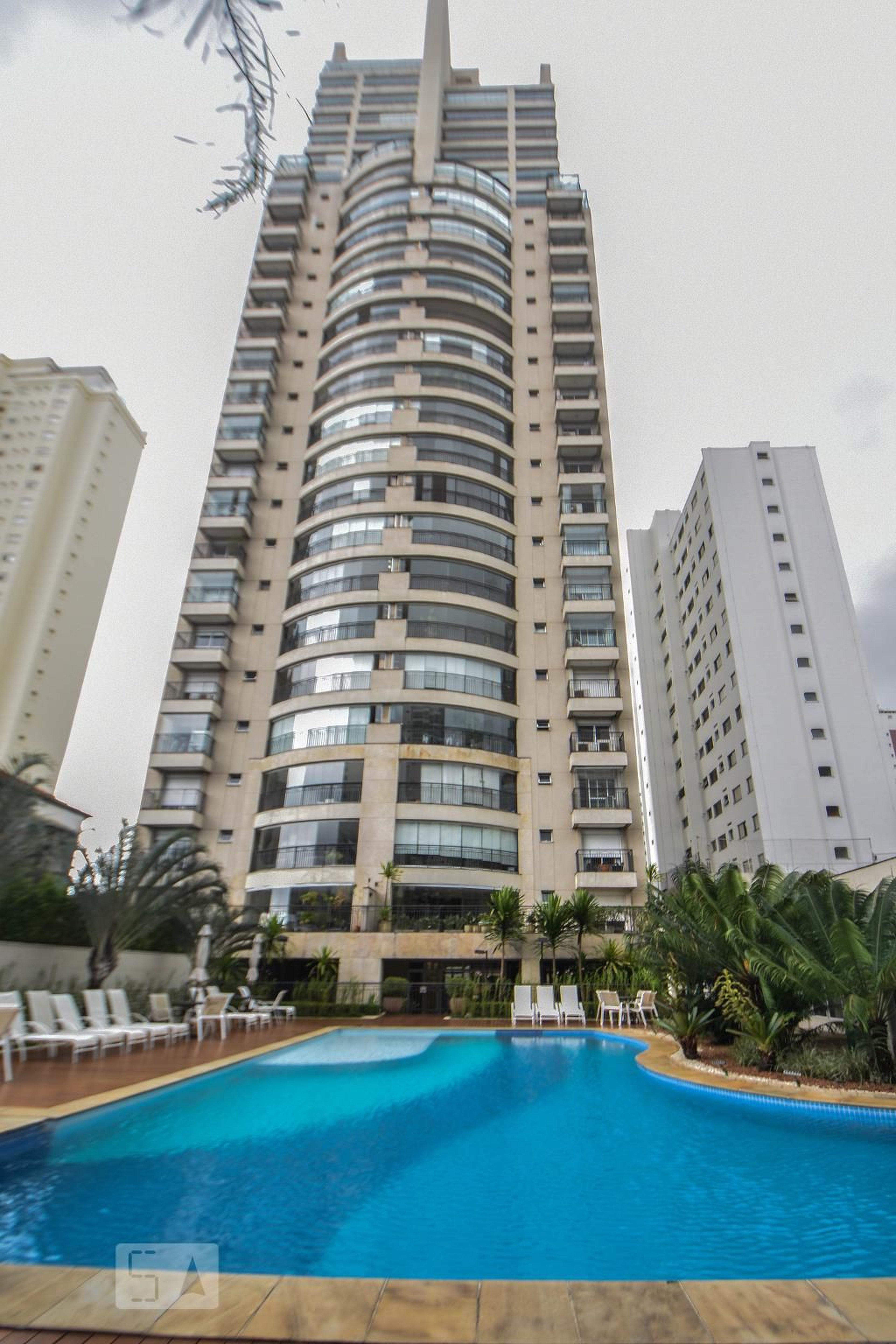 Prédio Condomínio Tendence