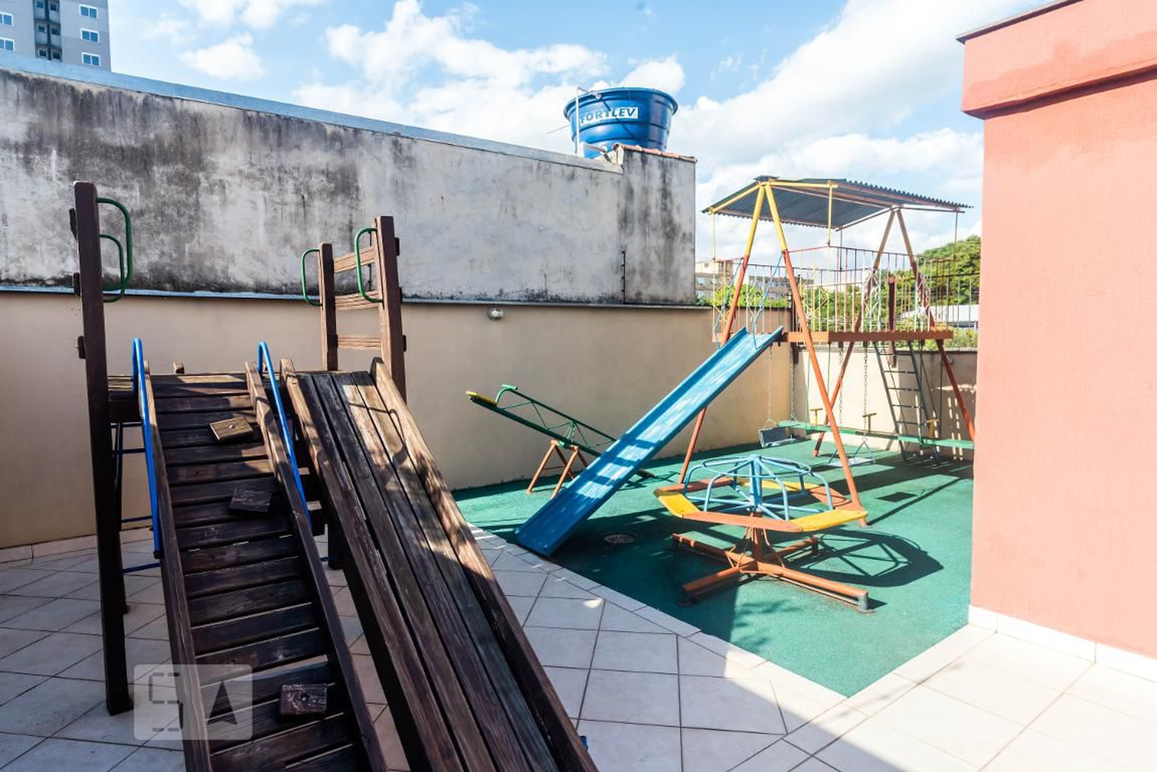 Playground - Edifício Felicity