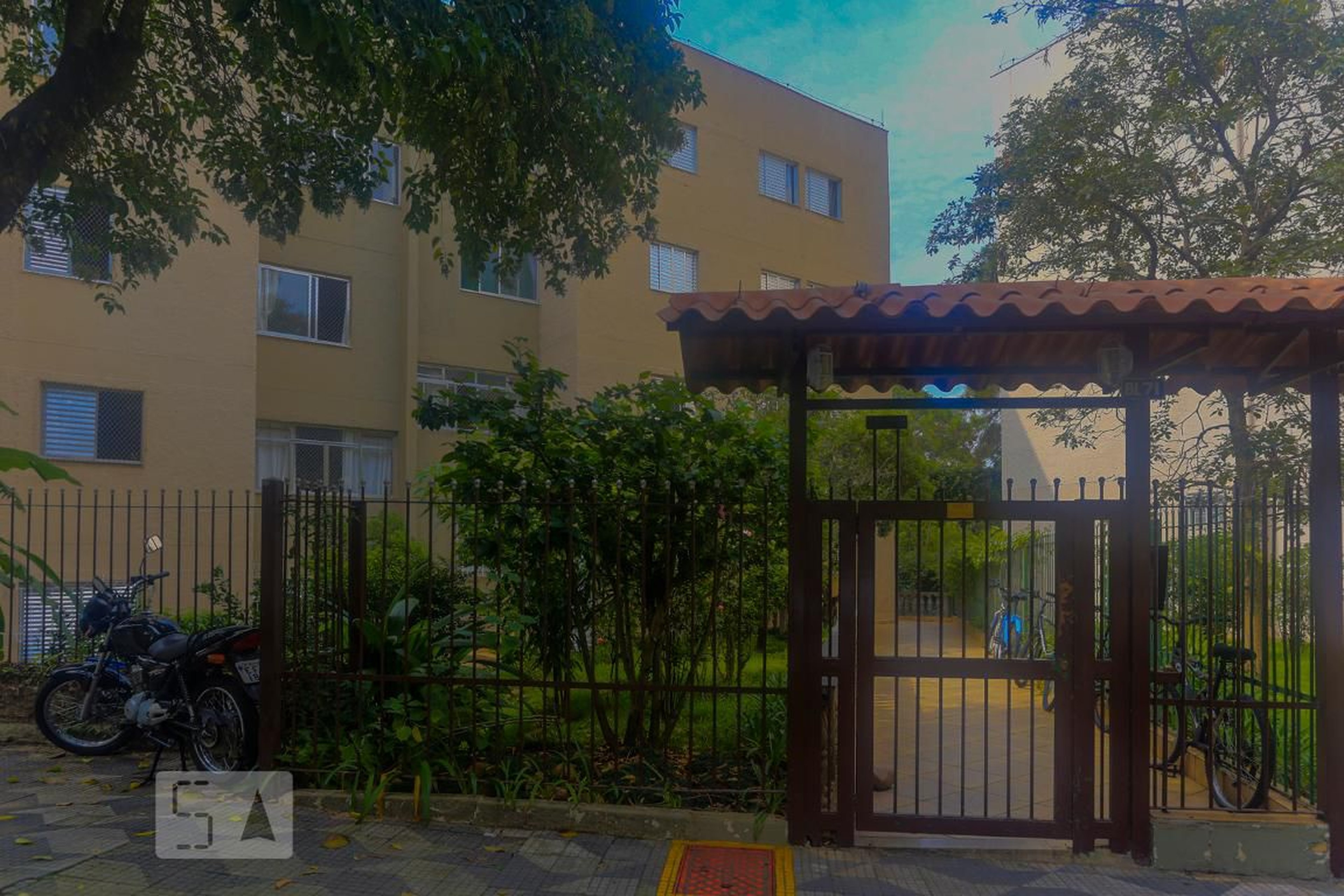 Fachada Condomínio Alto de Pinheiros 2001