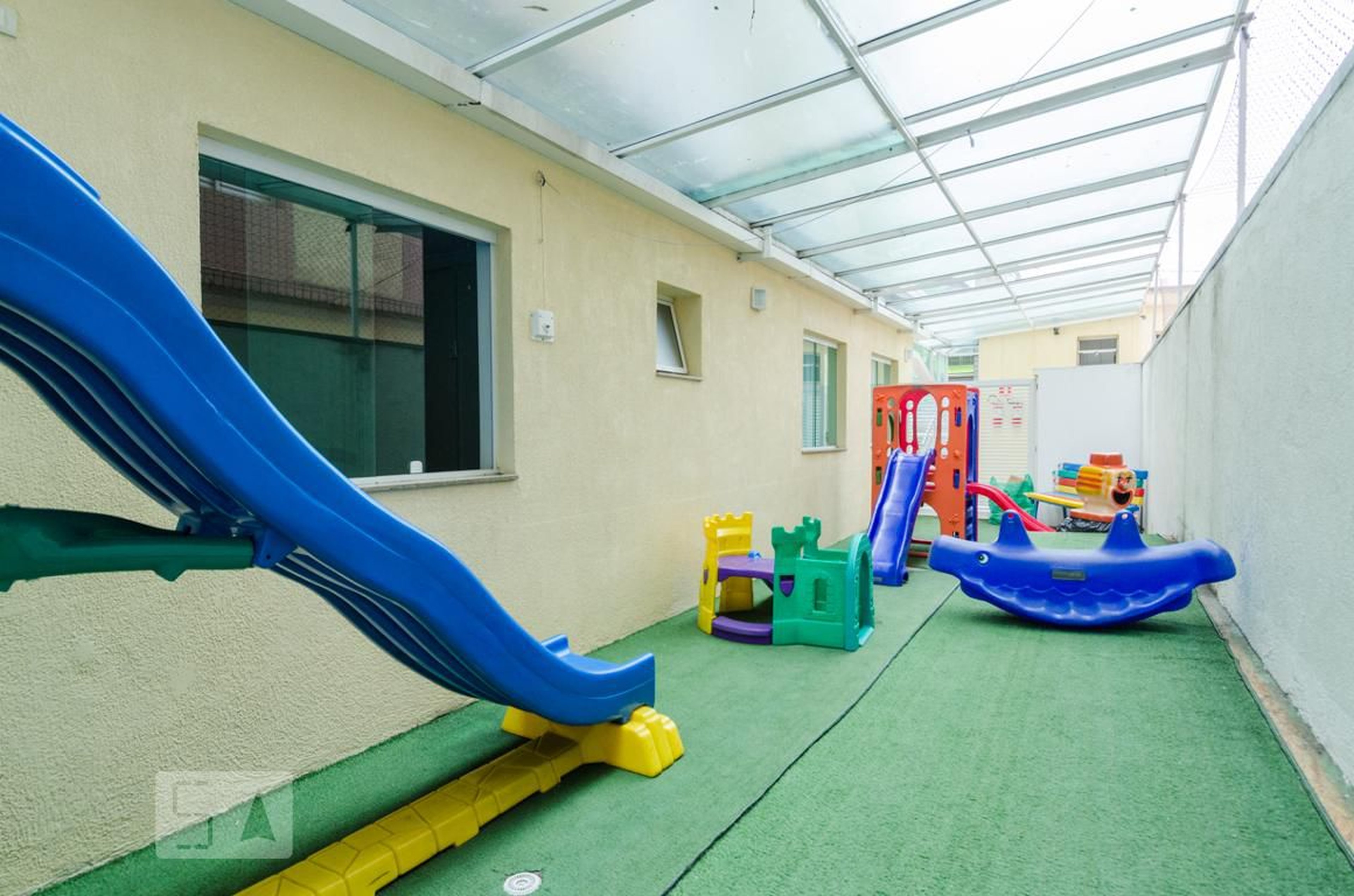 Playground - Edificio Majenta