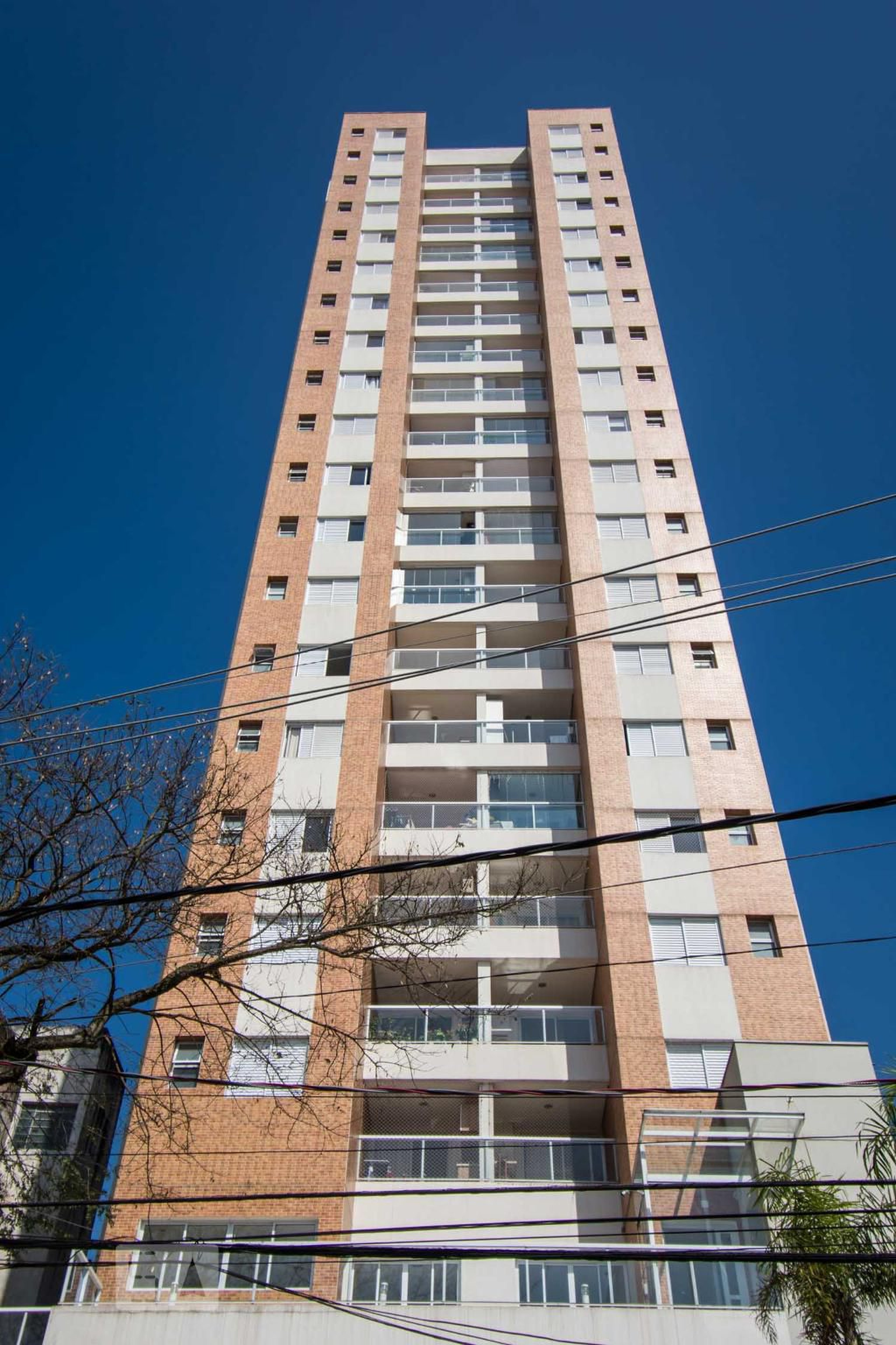 Fachada do Condomínio Condomínio Code Santa Terezinha