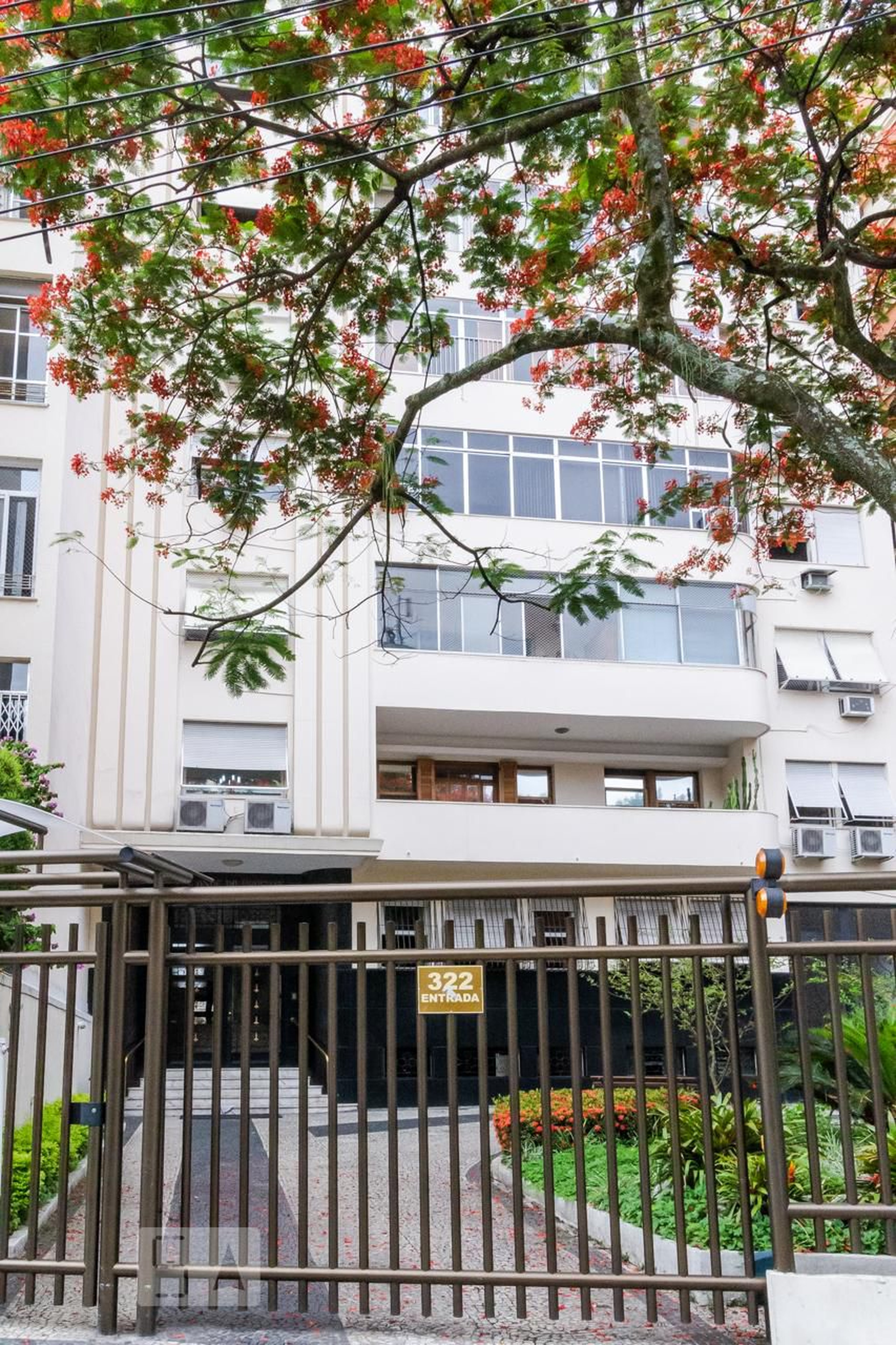 Fachada Condomínio em R. das, 322