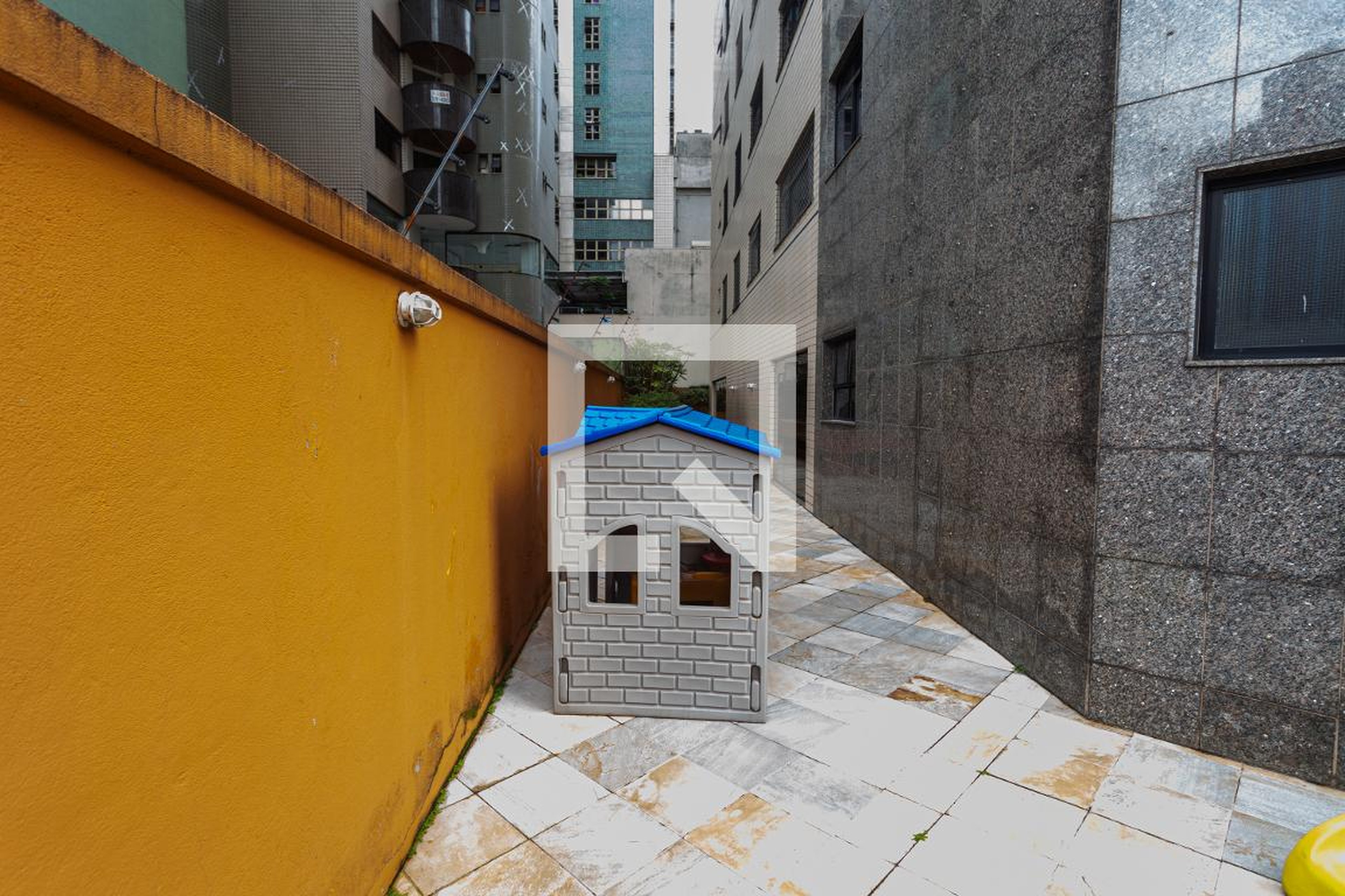 Playground - Edifício Saints Germain