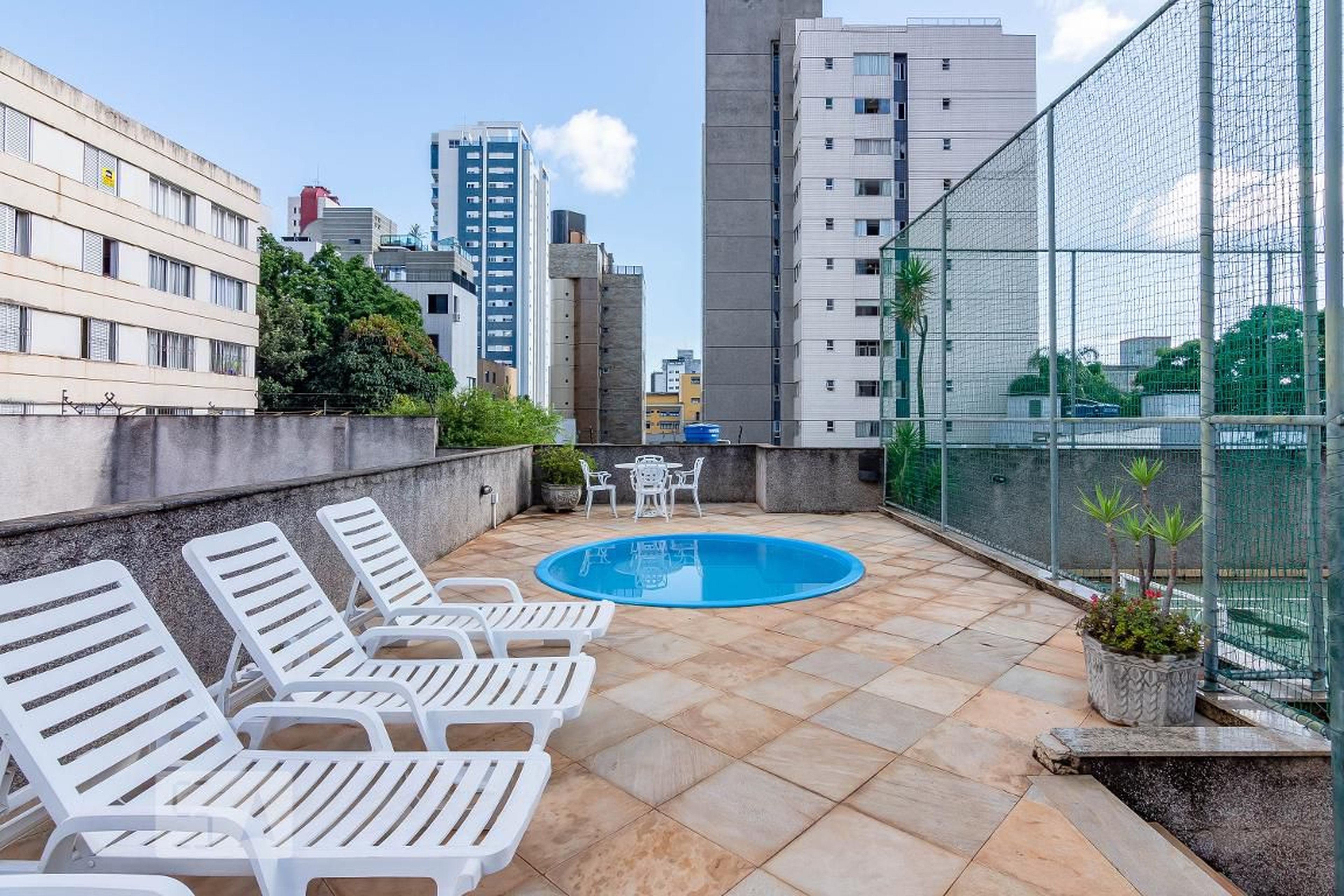 Piscina - Edifício Guarujá