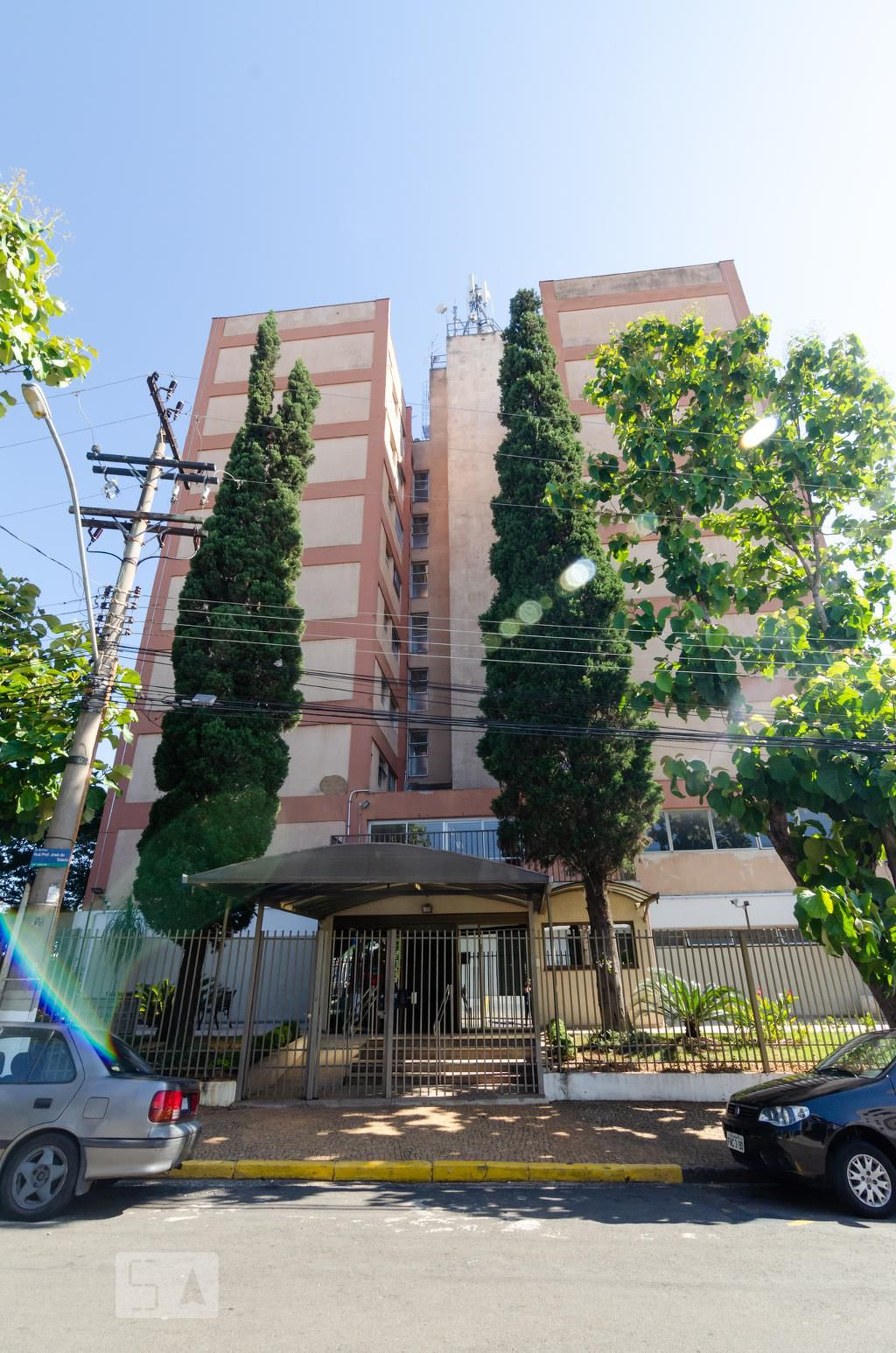 Fachada do prédio Condomínio Trevo