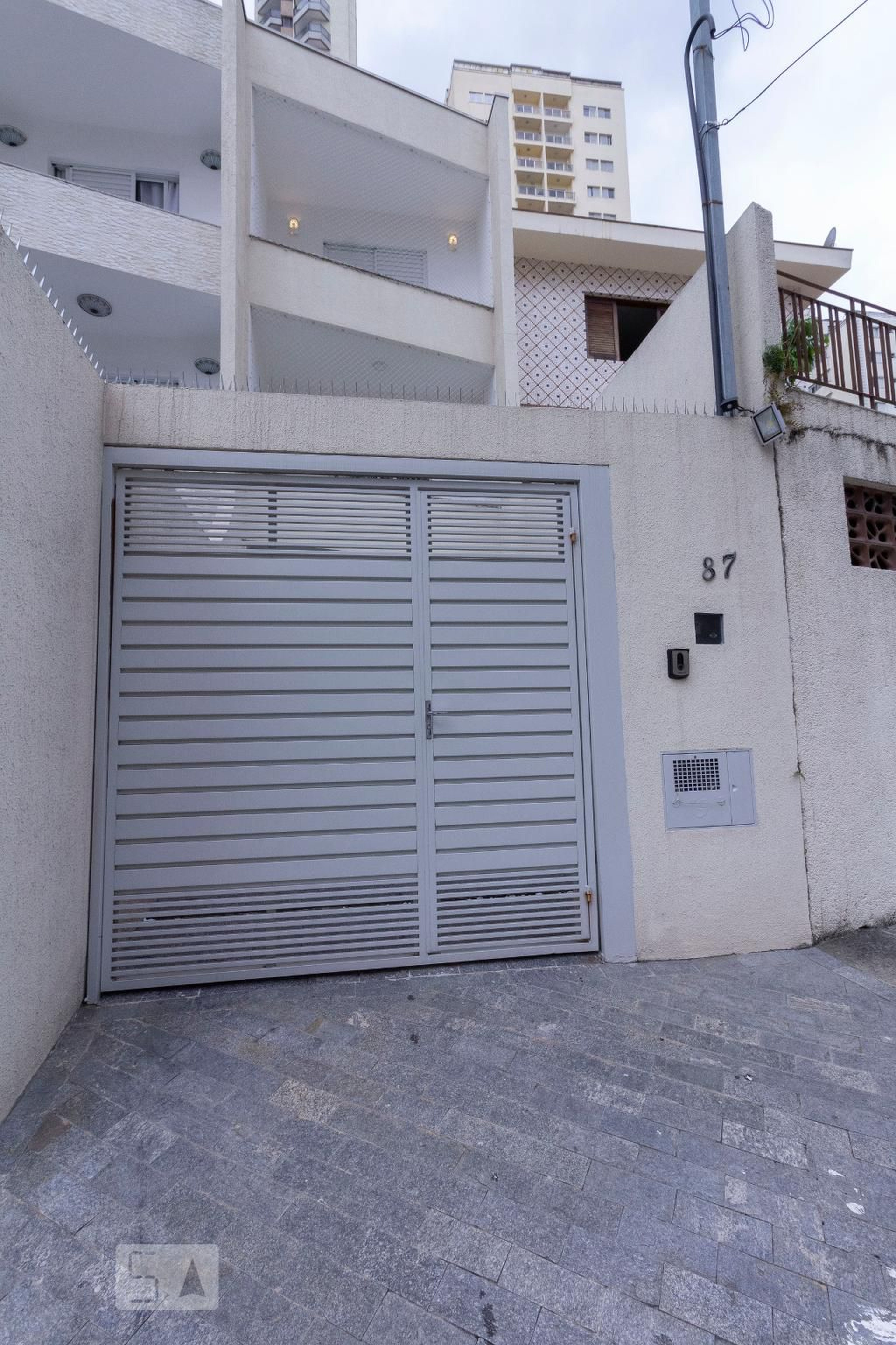 Fachada Condomínio em Rua Maria Rosa de Siqueira, 83