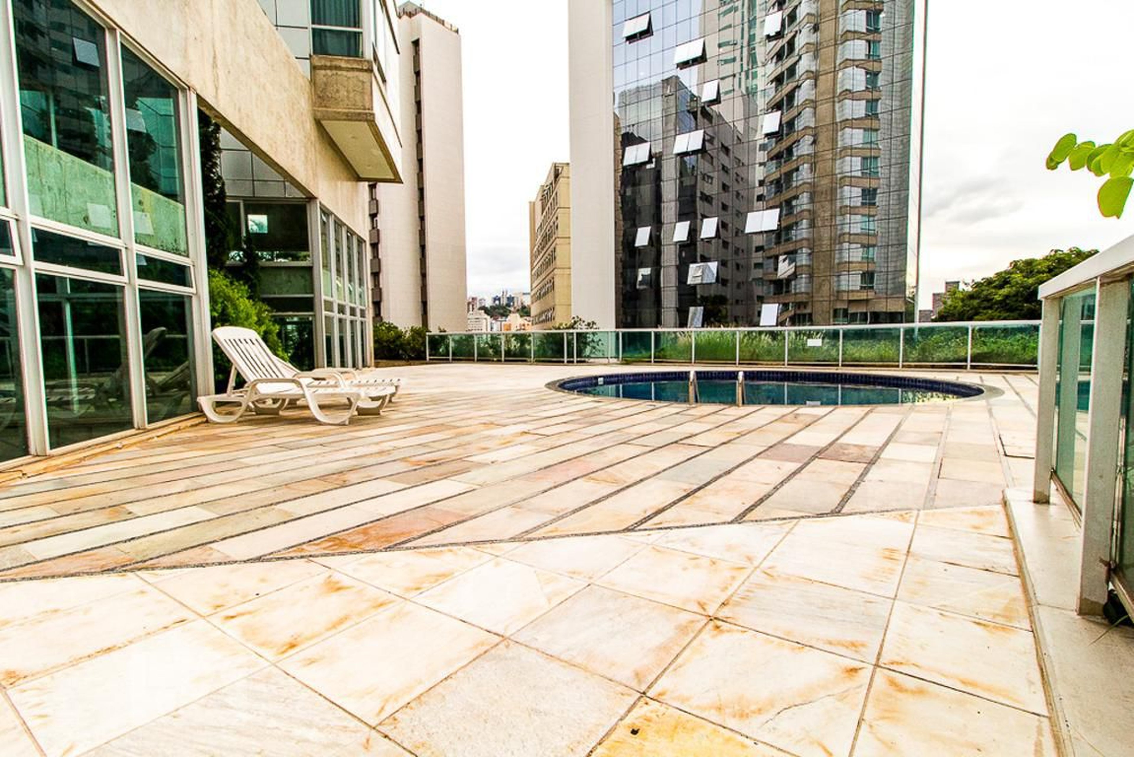 Piscina - Piccadilly Suite Service