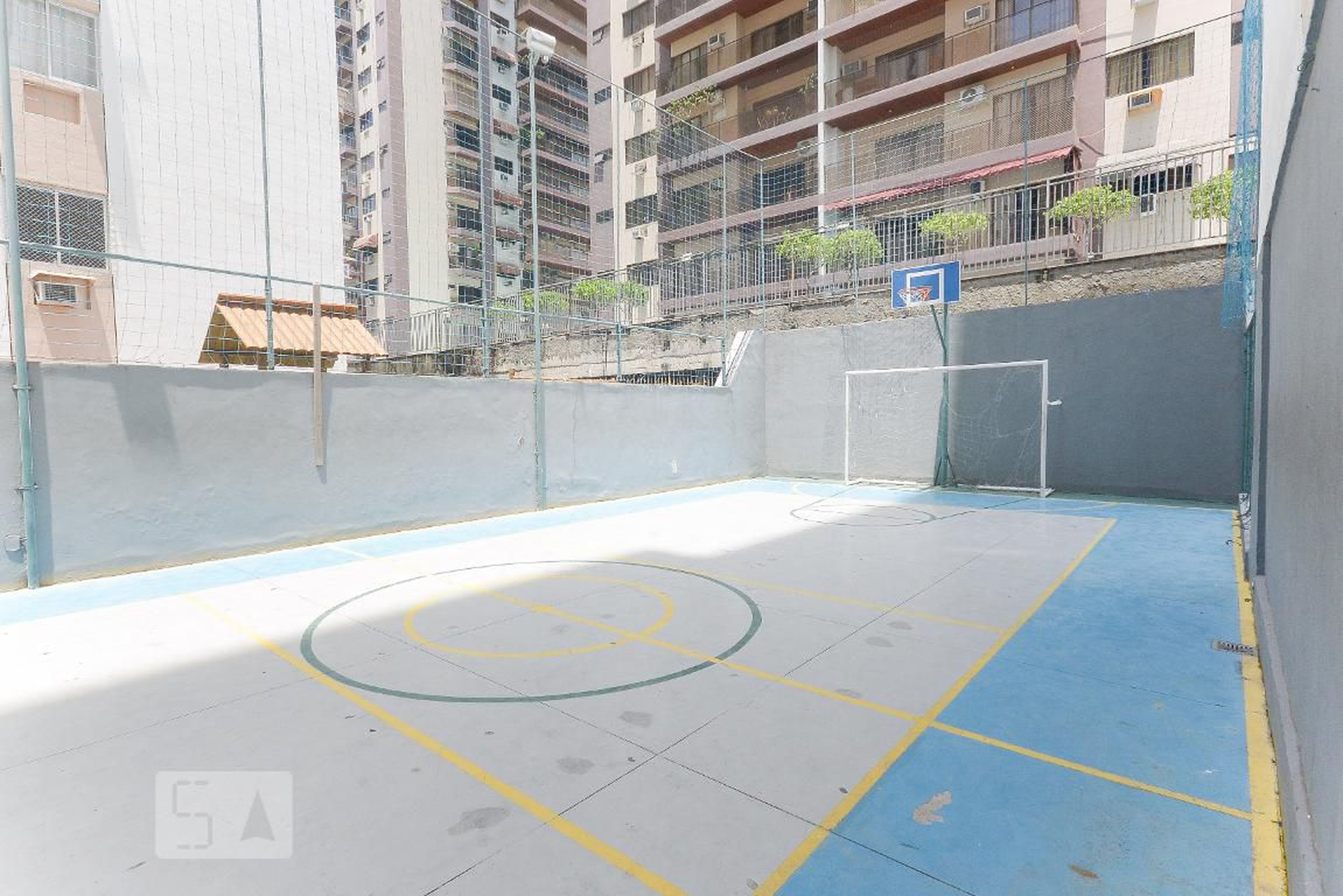 Quadra de esportes - Edifício Principado de Liechtenstein