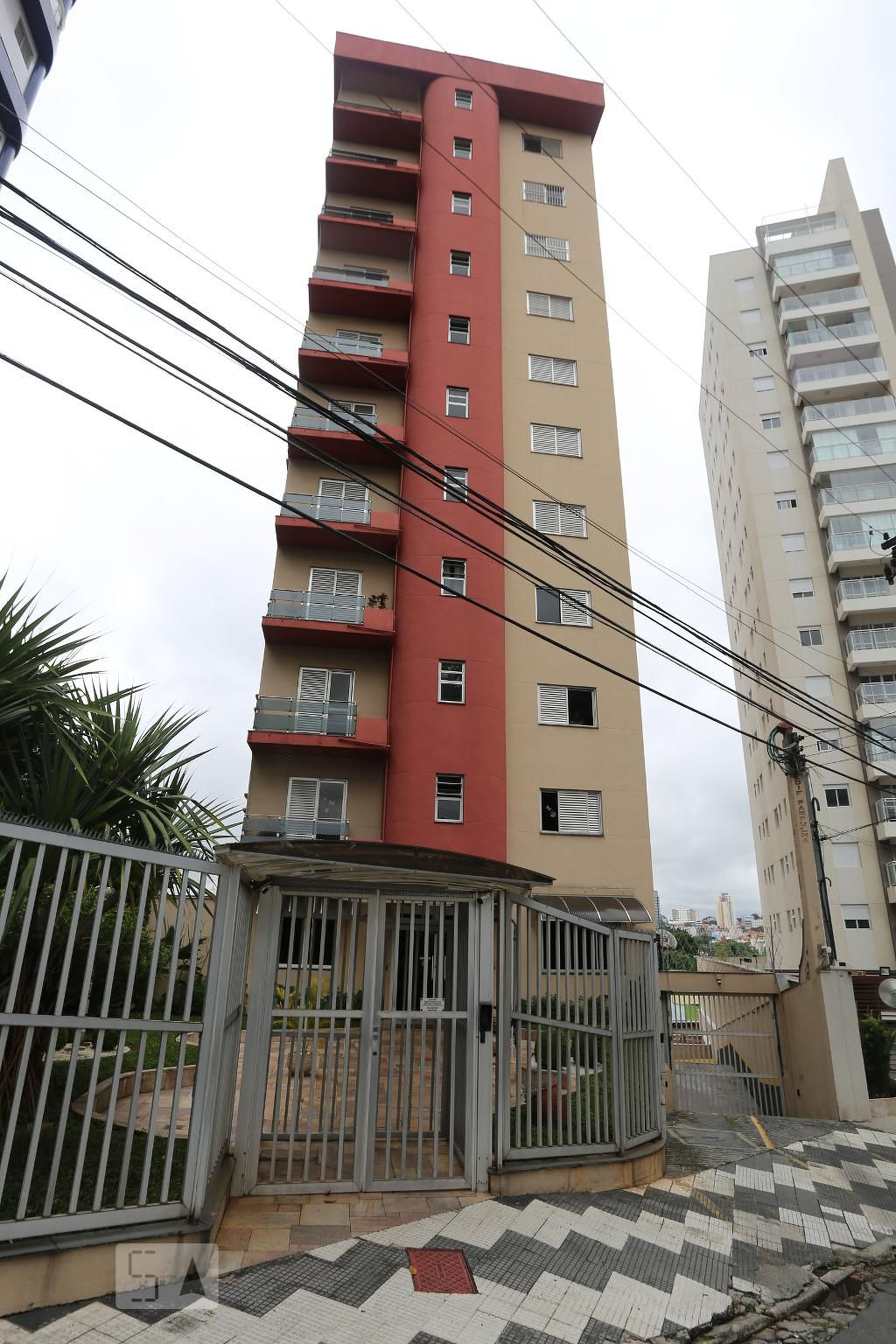 Fachada Condomínio em Rua Alice Manholer Piteri, 53