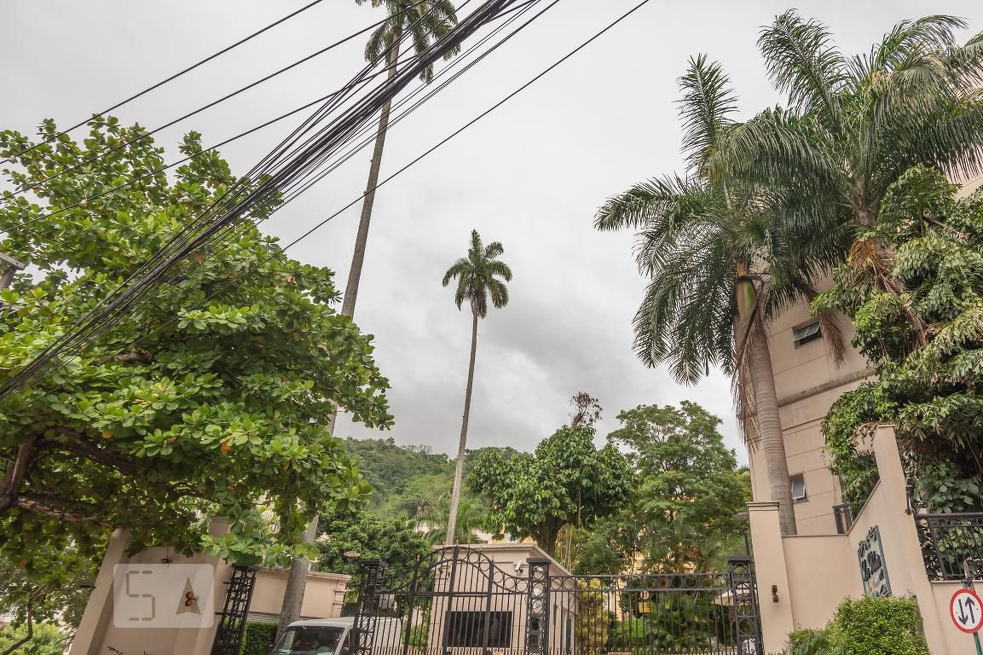 Fachada do condomínio Condomínio Les Palais