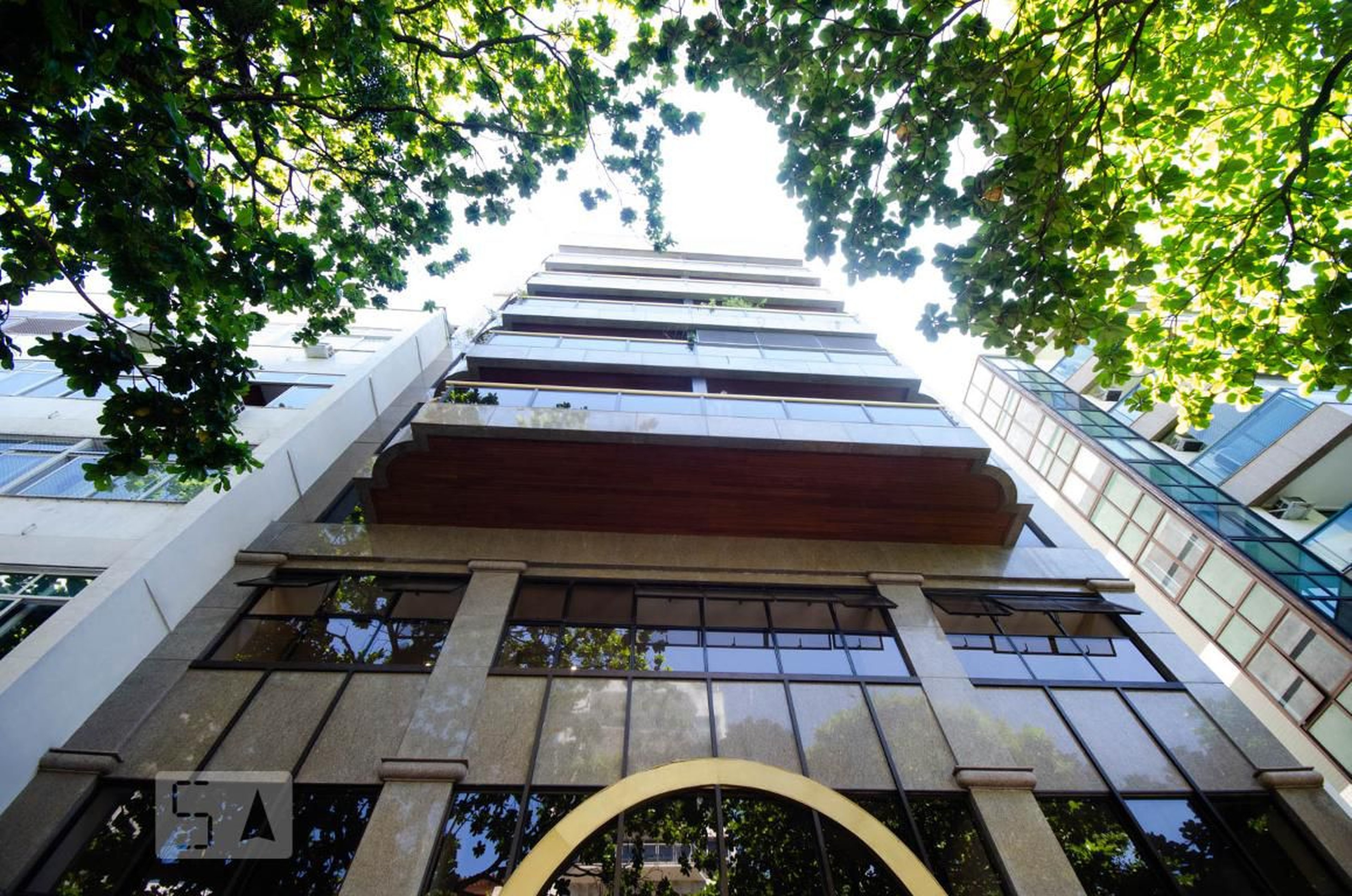 Fachada Residencial Country Palace