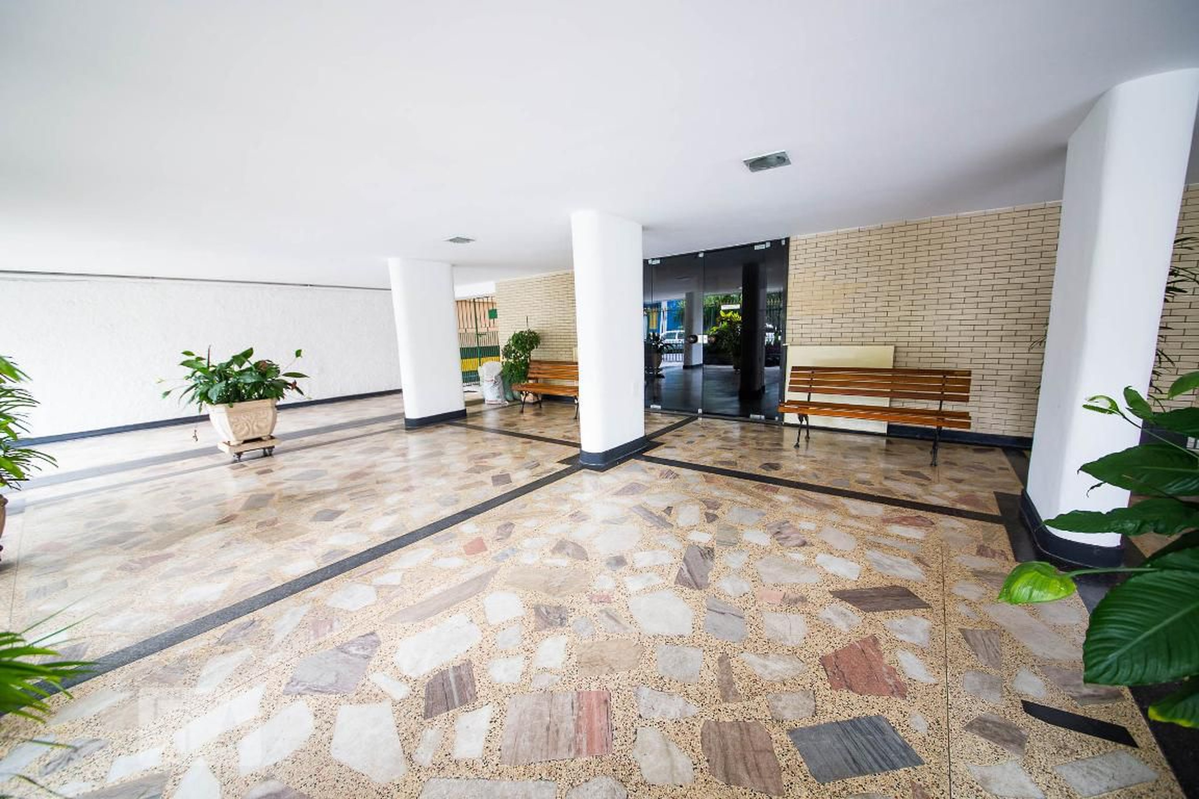 Entrada do prédio - Jacqueline