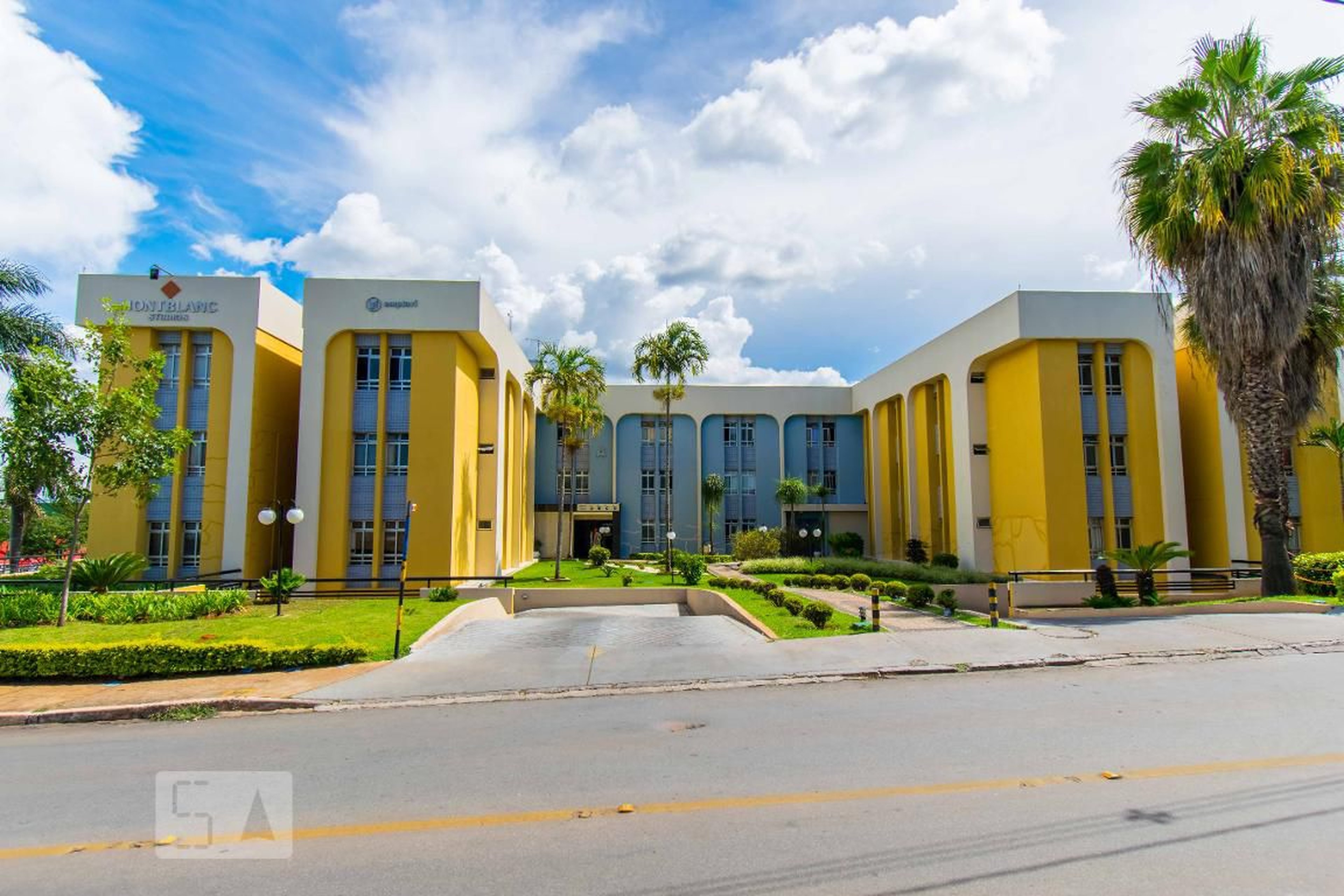 Fachada Edifício Mont Blanc Studios