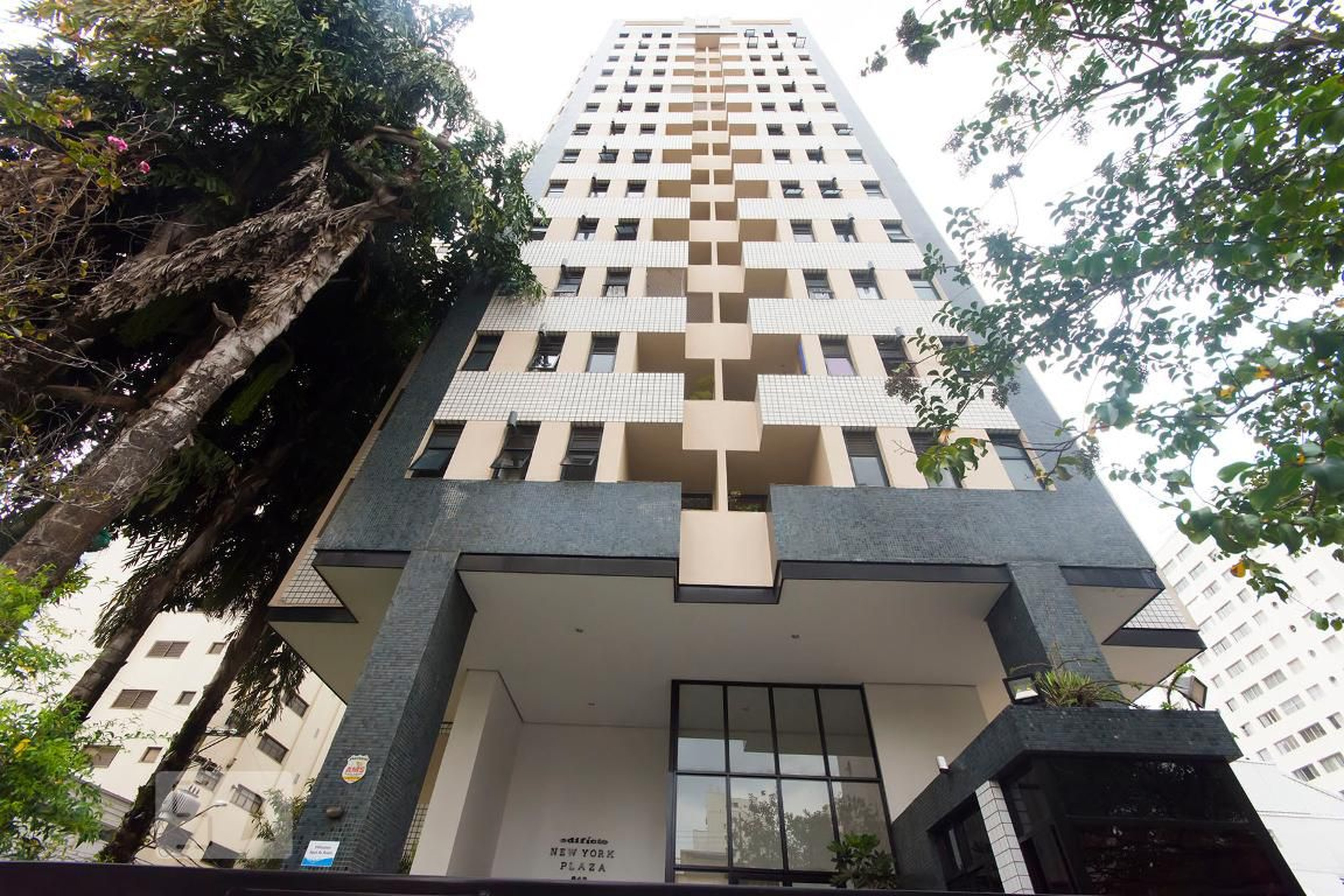 Fachada Condomínio em Alameda dos Nhambiquaras, 845