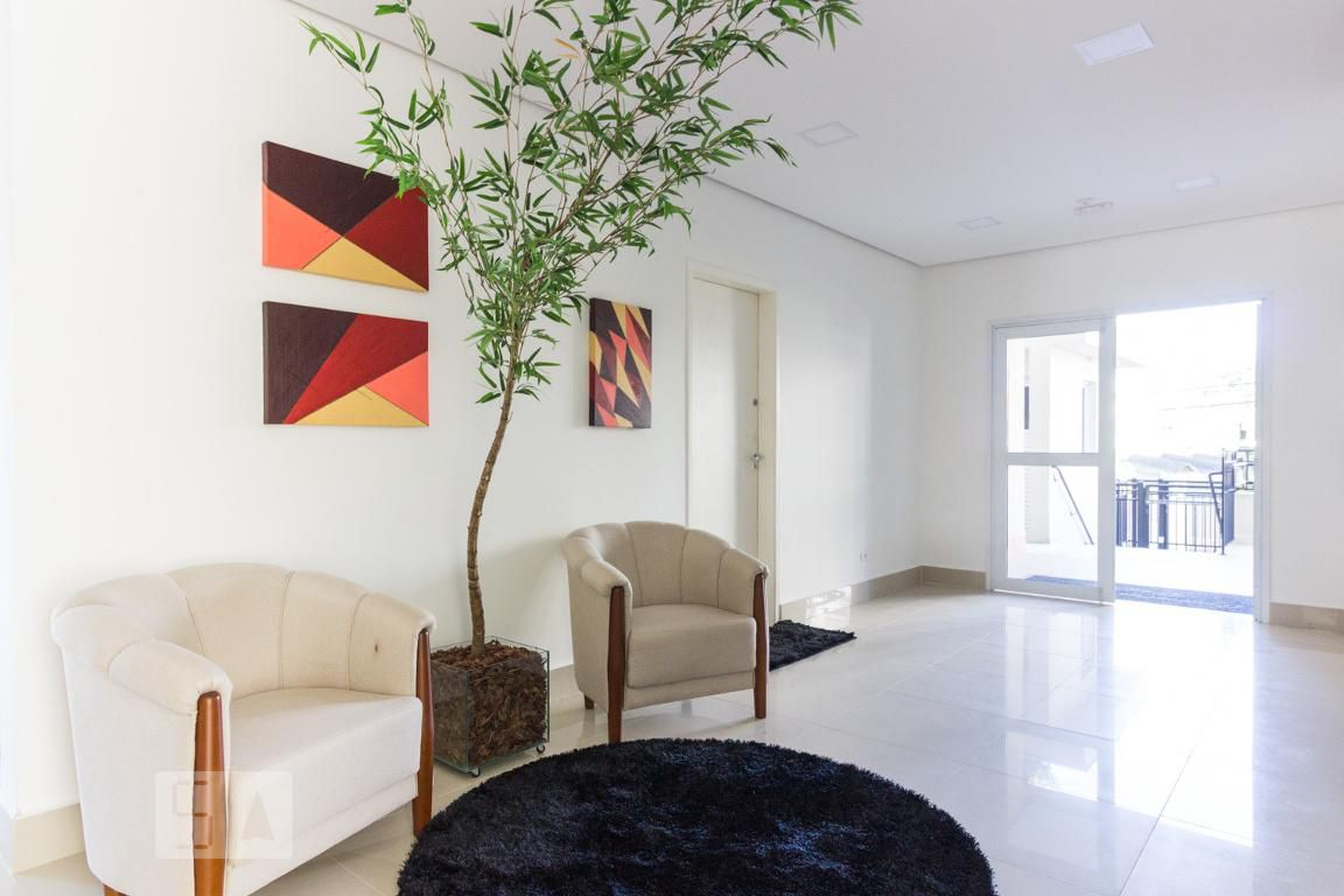 Hall Social - Colonial Residence