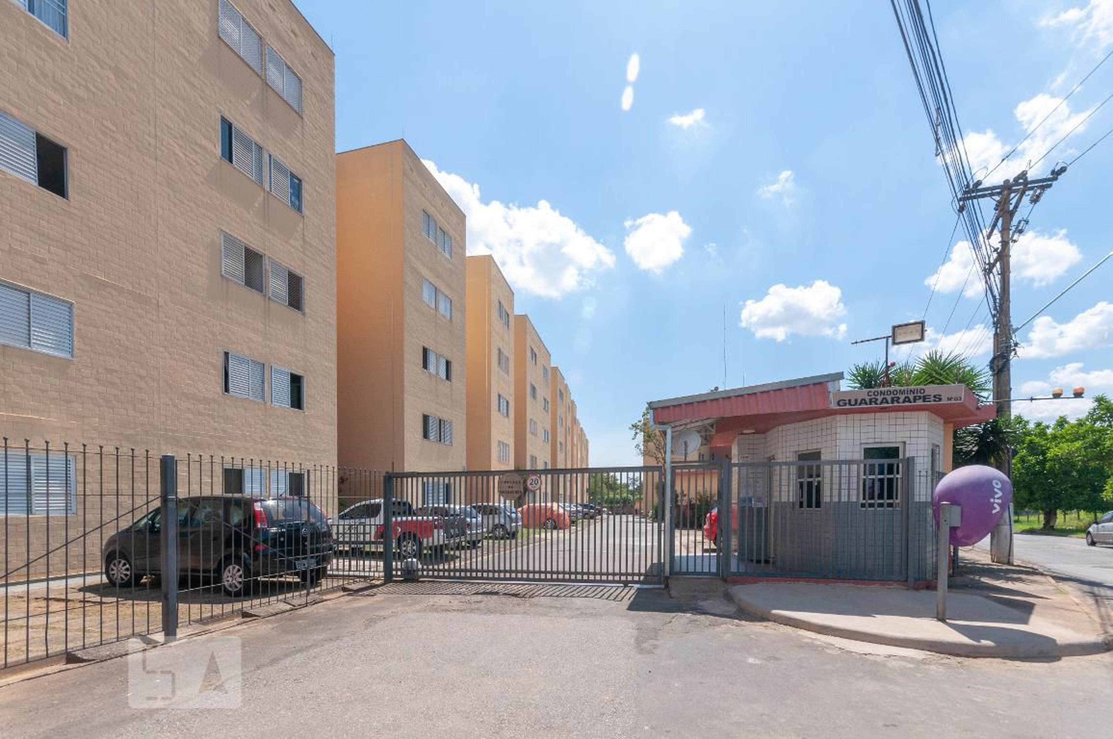 Fachada Condomínio em Rua João Iamarino, 2