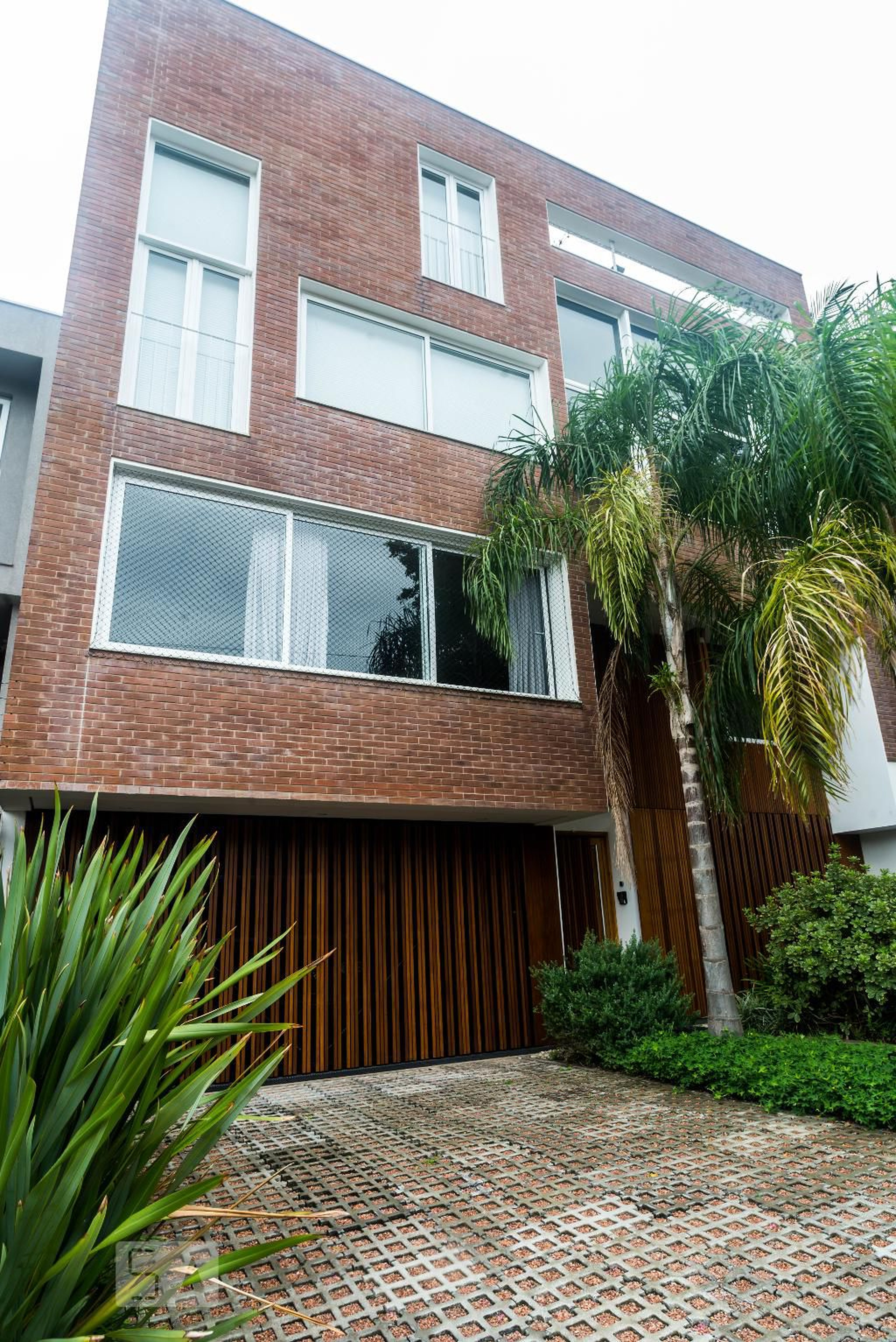 Fachada Condomínio em Rua João Berutti, 160