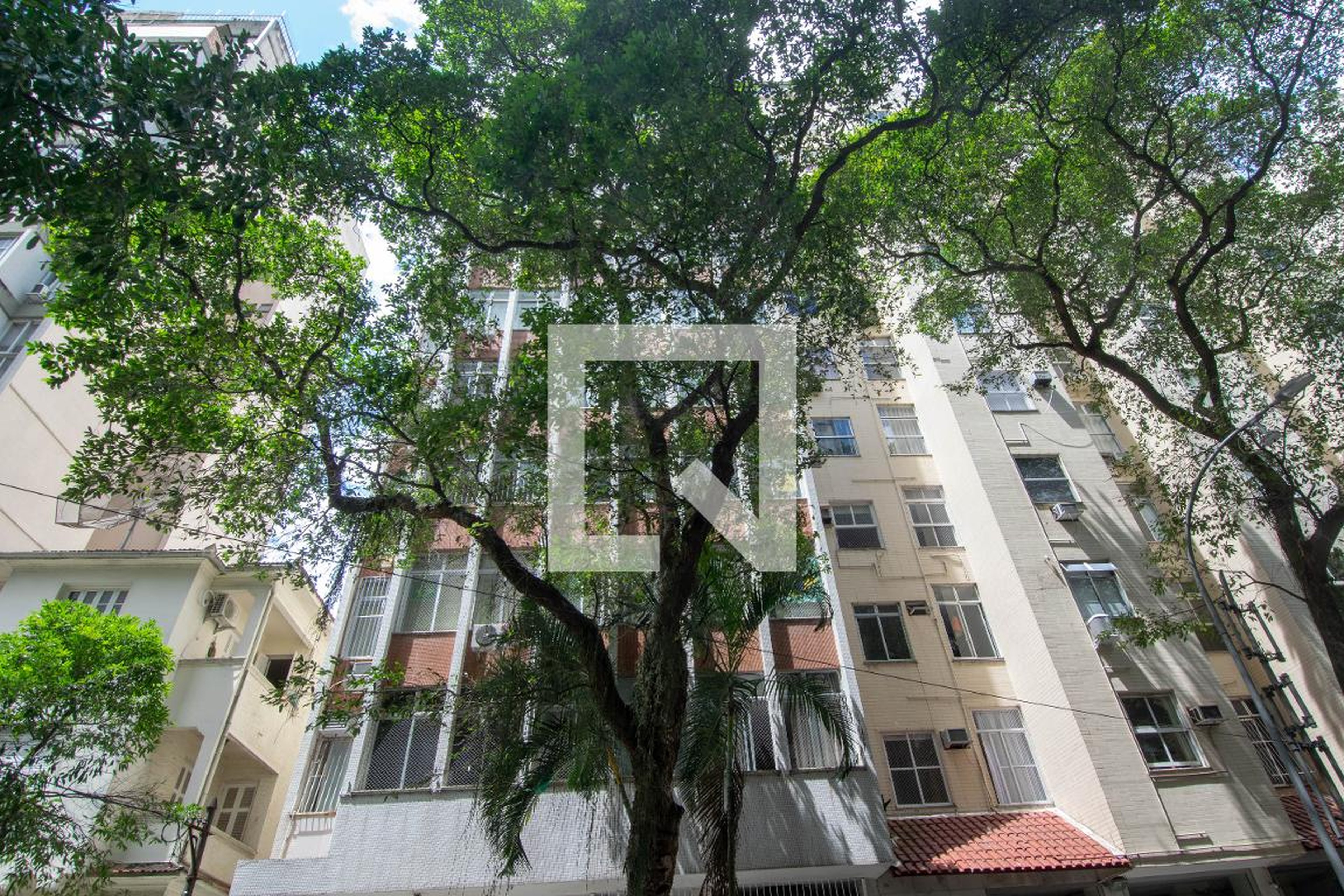 Fachada Condomínio de Janira