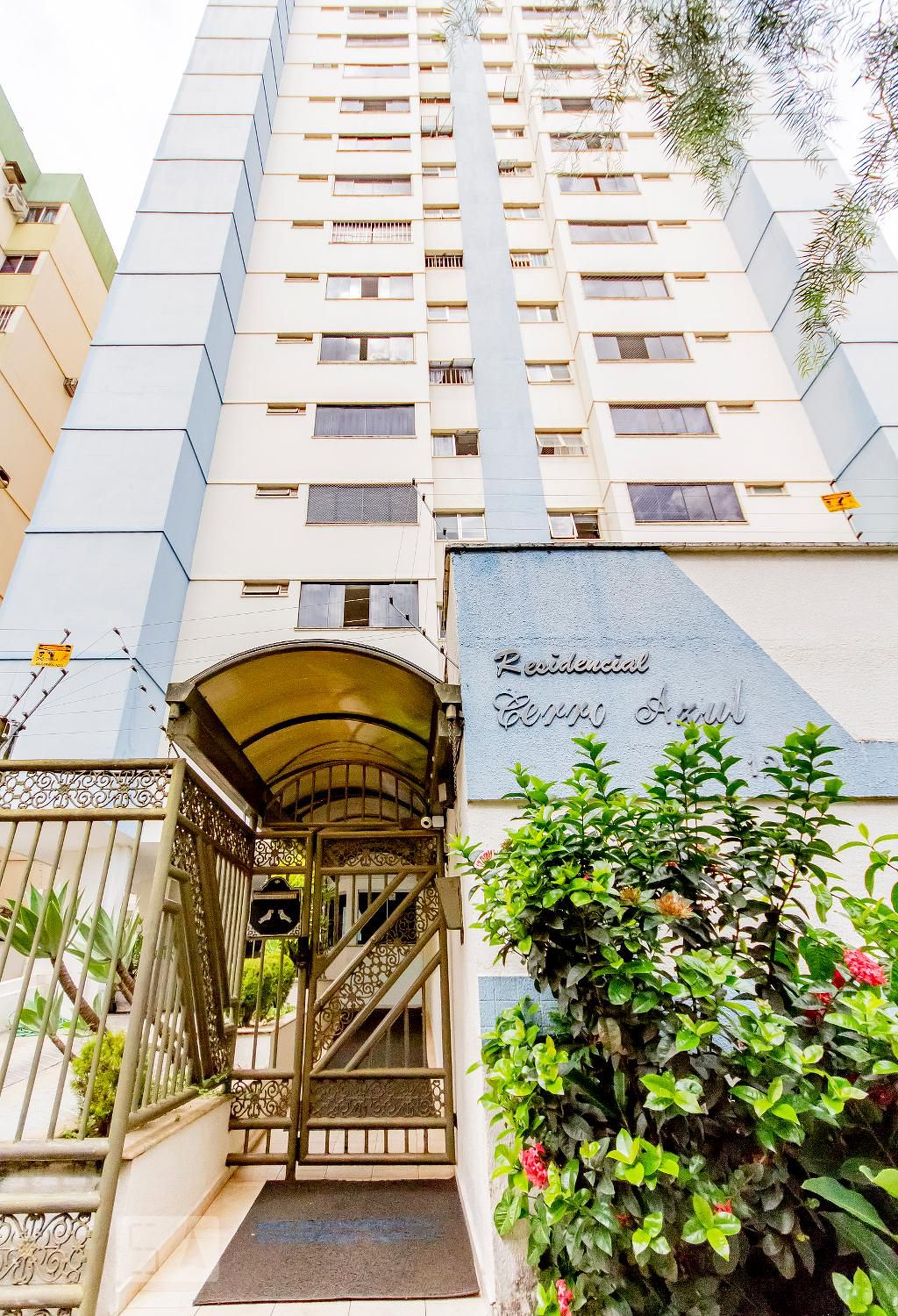 Fachada Condomínio em Rua S-4, 125