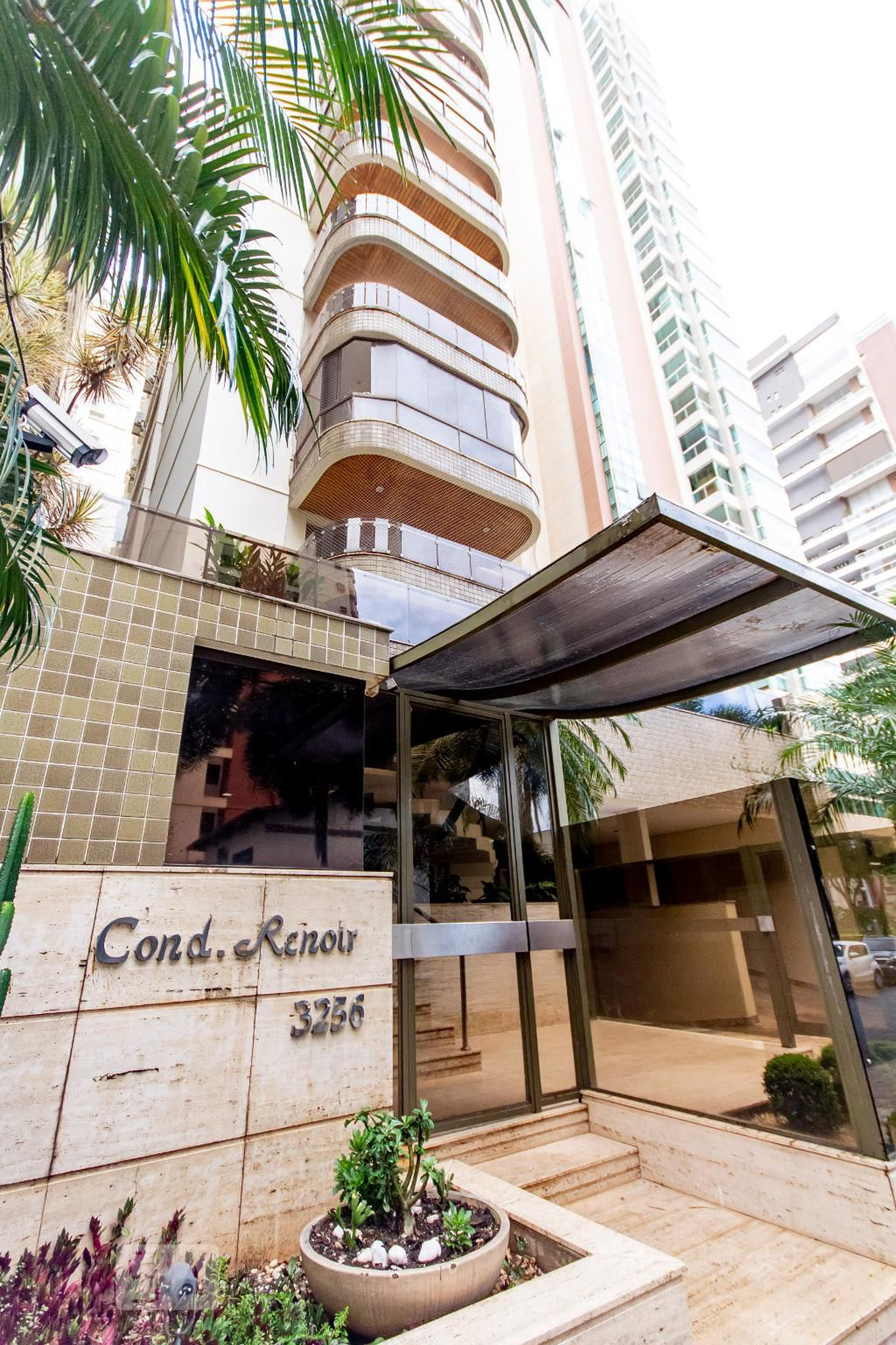 Fachada Condomínio Renoir