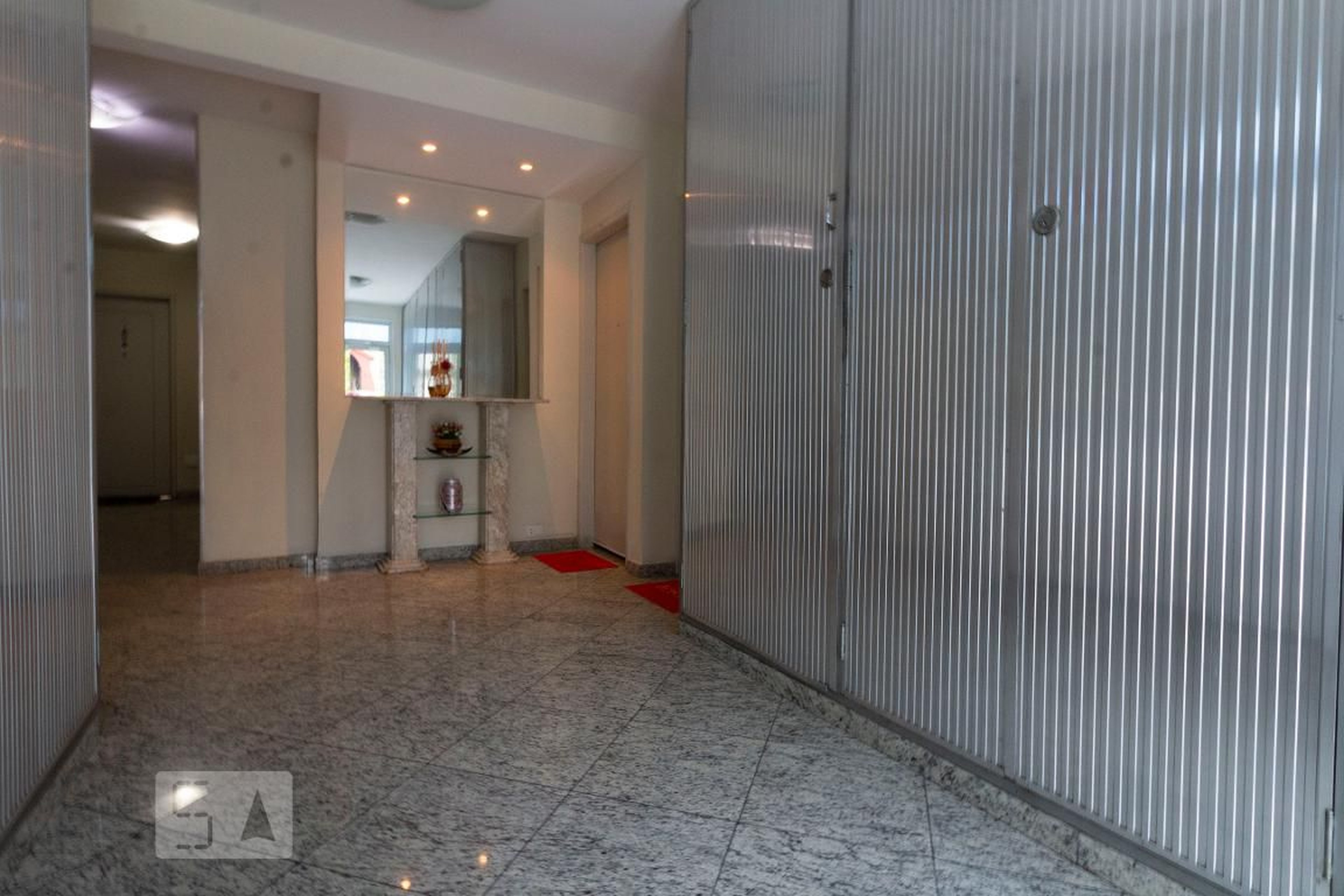 Hall - Silvana Maria