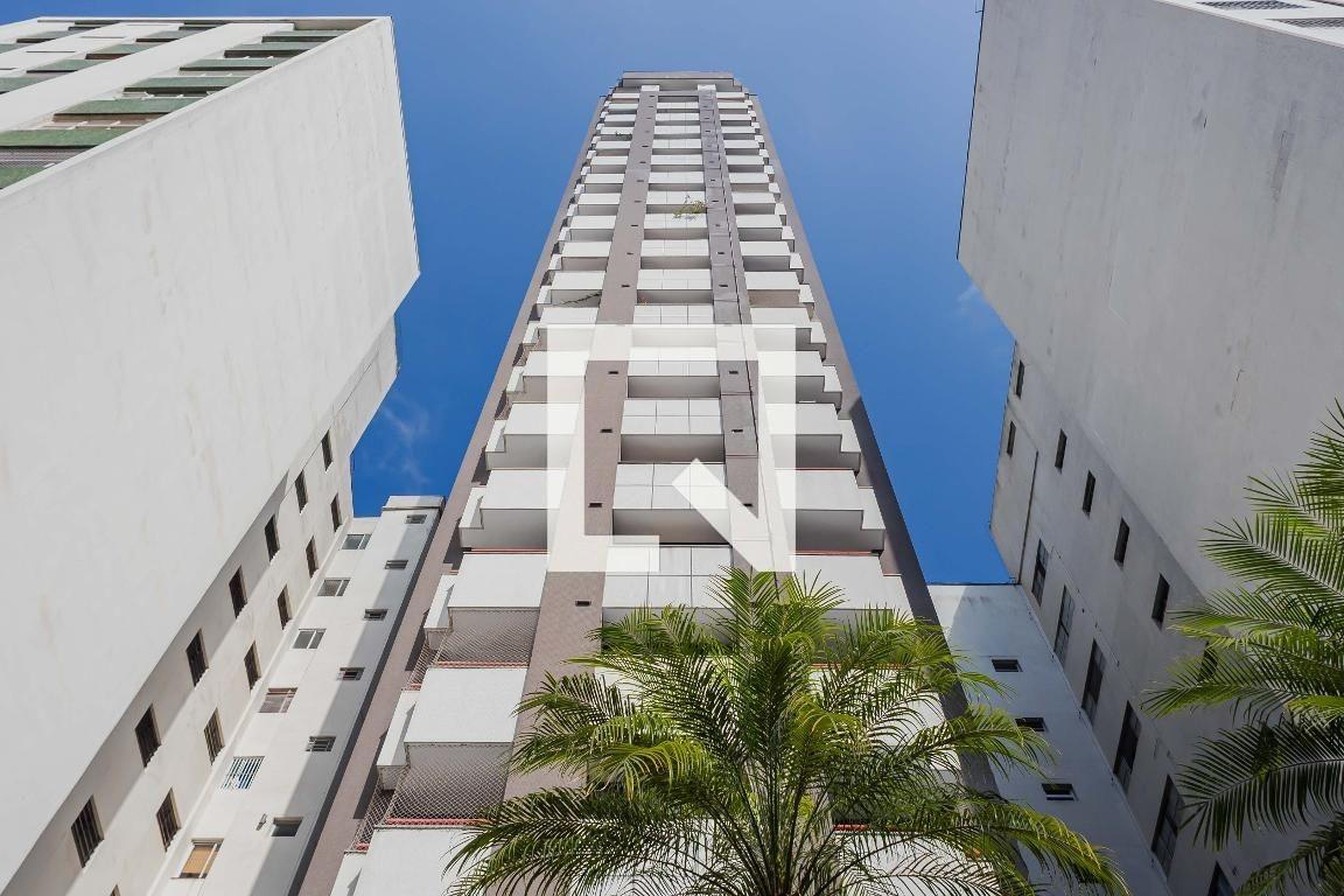 Fachada Condomínio Pool Home Service