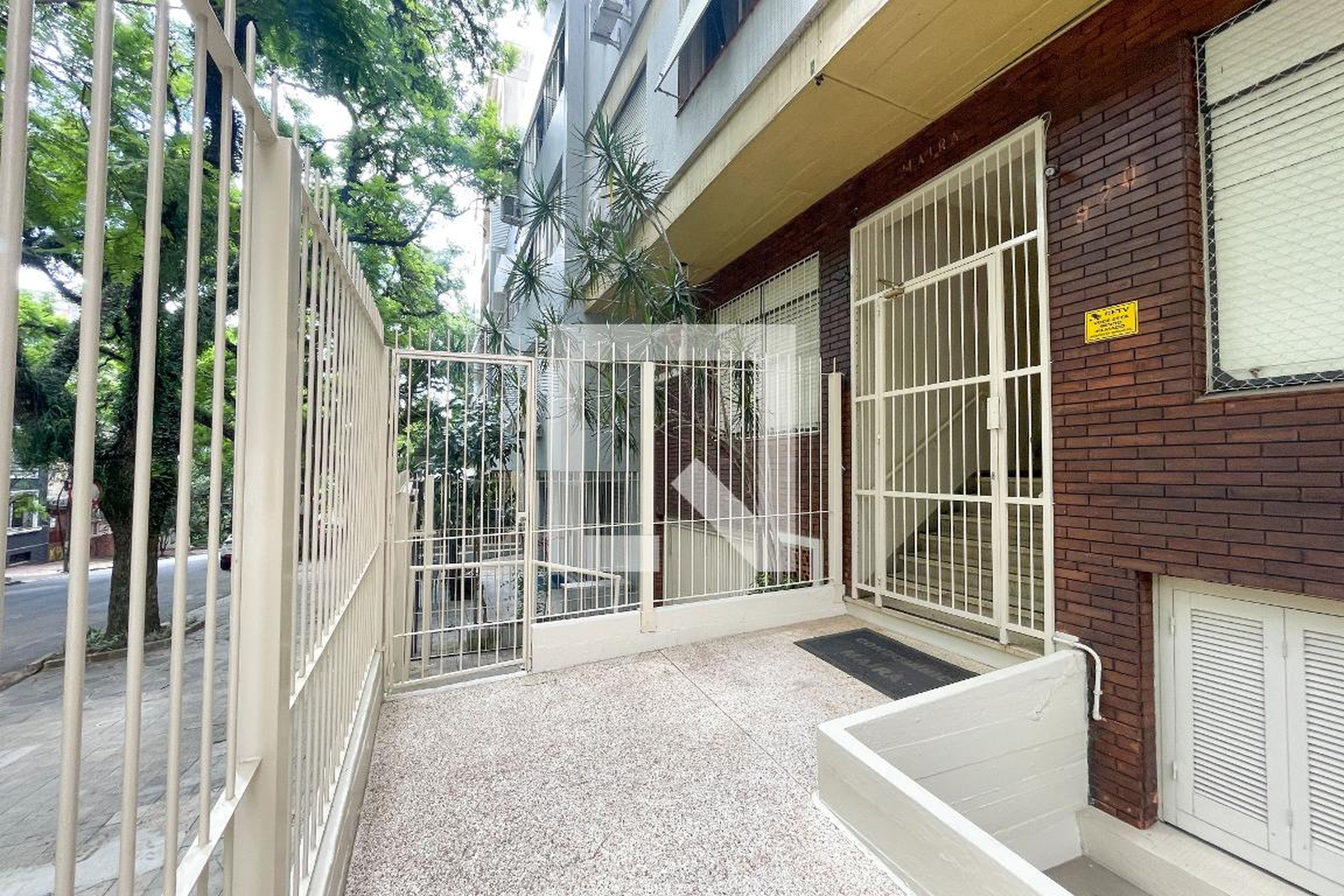 Hall - Edif?Cio Maira