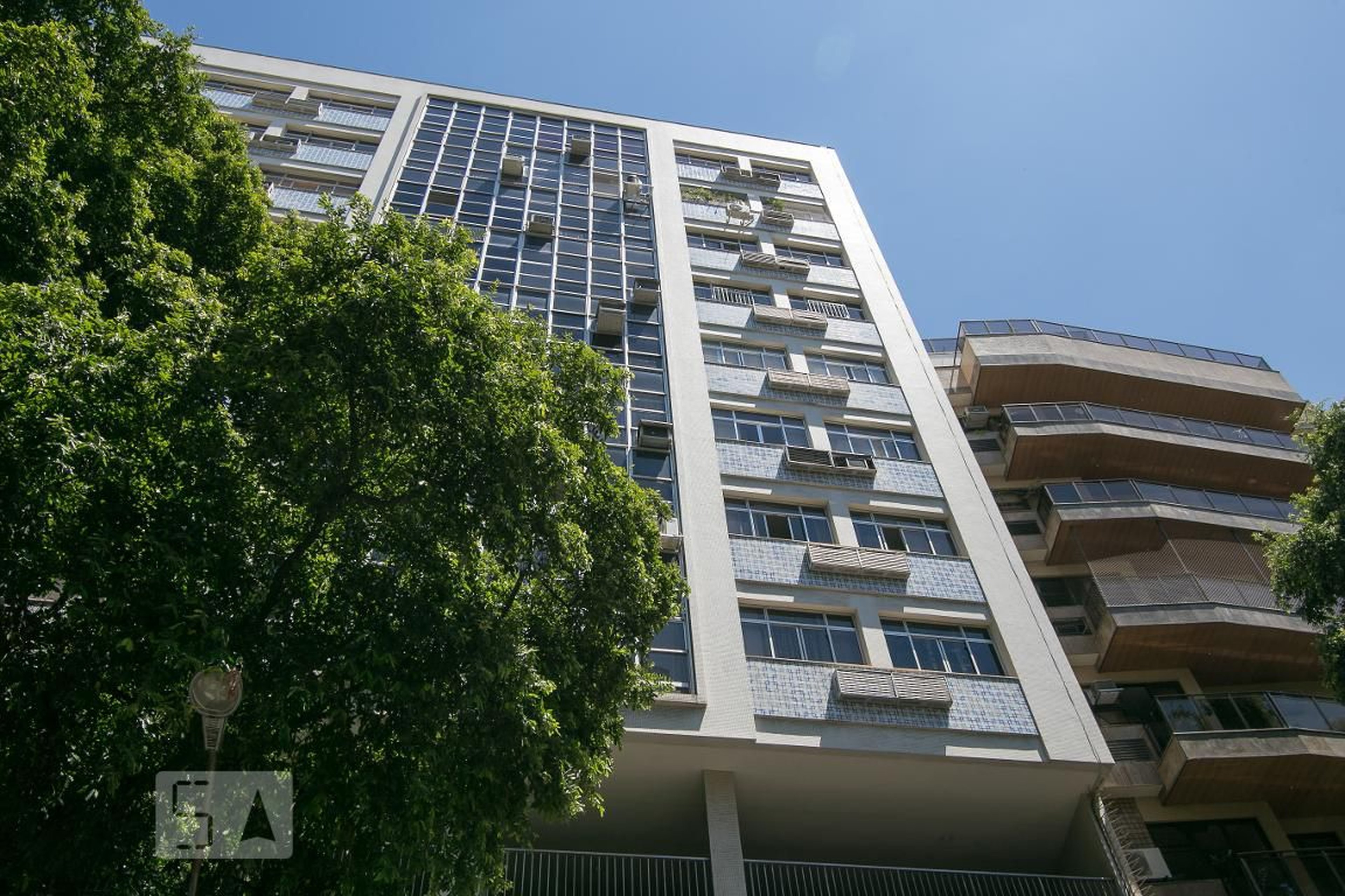 Fachada Condomínio em Rua José Higino, 290